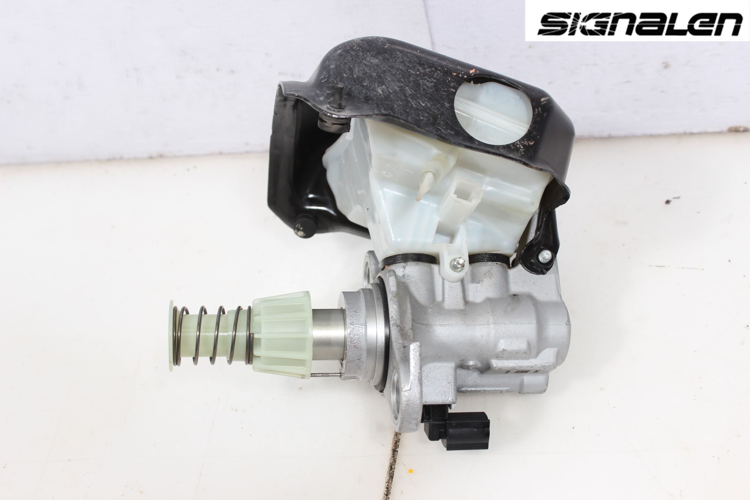 Audi A4/S4 B9 16-19 Brems Hovedsylinder