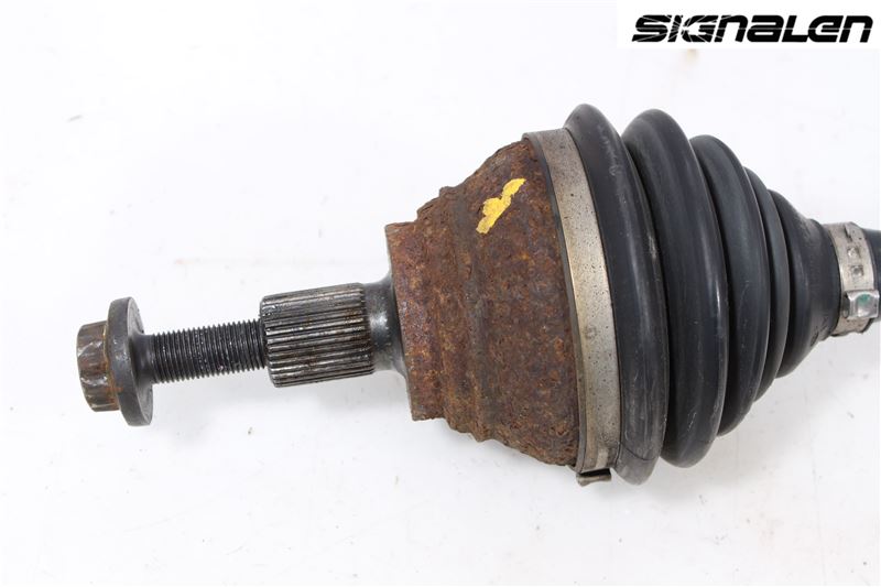 Volkswagen VW PASSAT 11-14 Drivaksel Foran Kompl Venstre