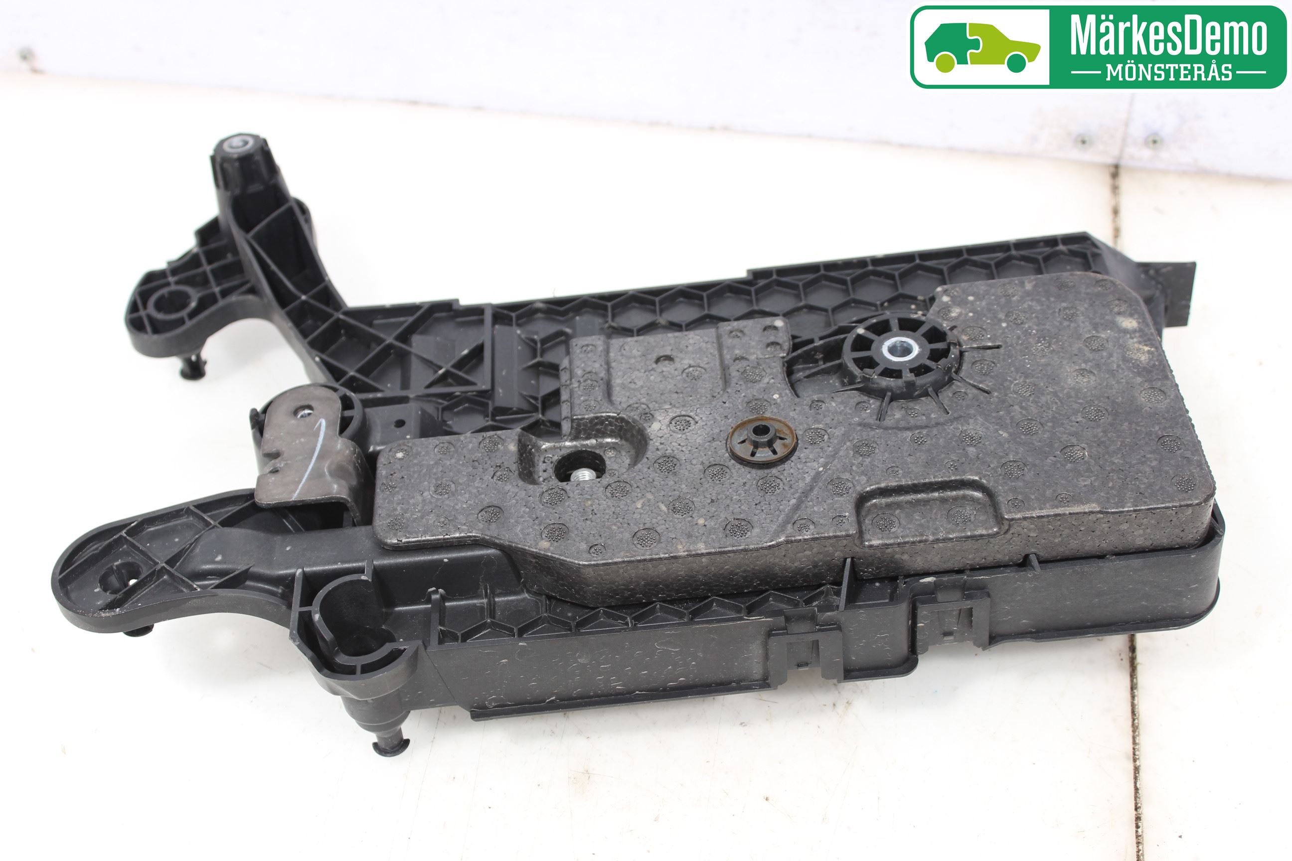Volkswagen VW GOLF / E-GOLF VII 13-20 Batterikasse - Feste - Holder
