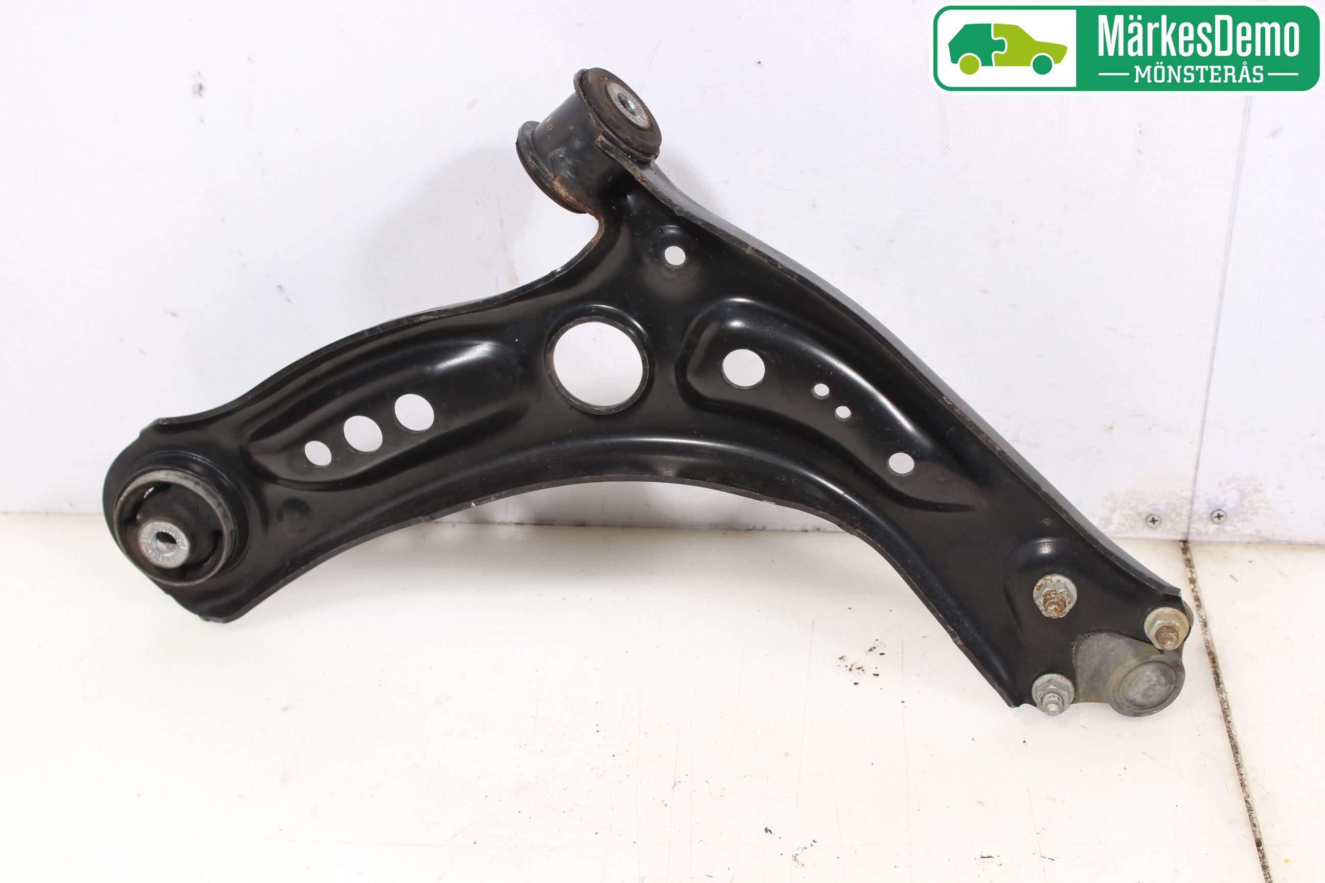Volkswagen VW GOLF / E-GOLF VII 13-20 Bærearm Foran Venstre Nedre