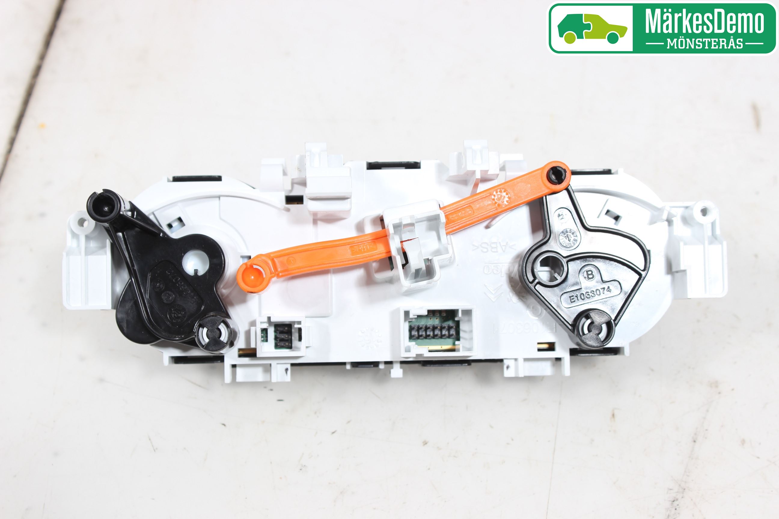 Peugeot 2008 13-20 Varme Ac Betjening-Display