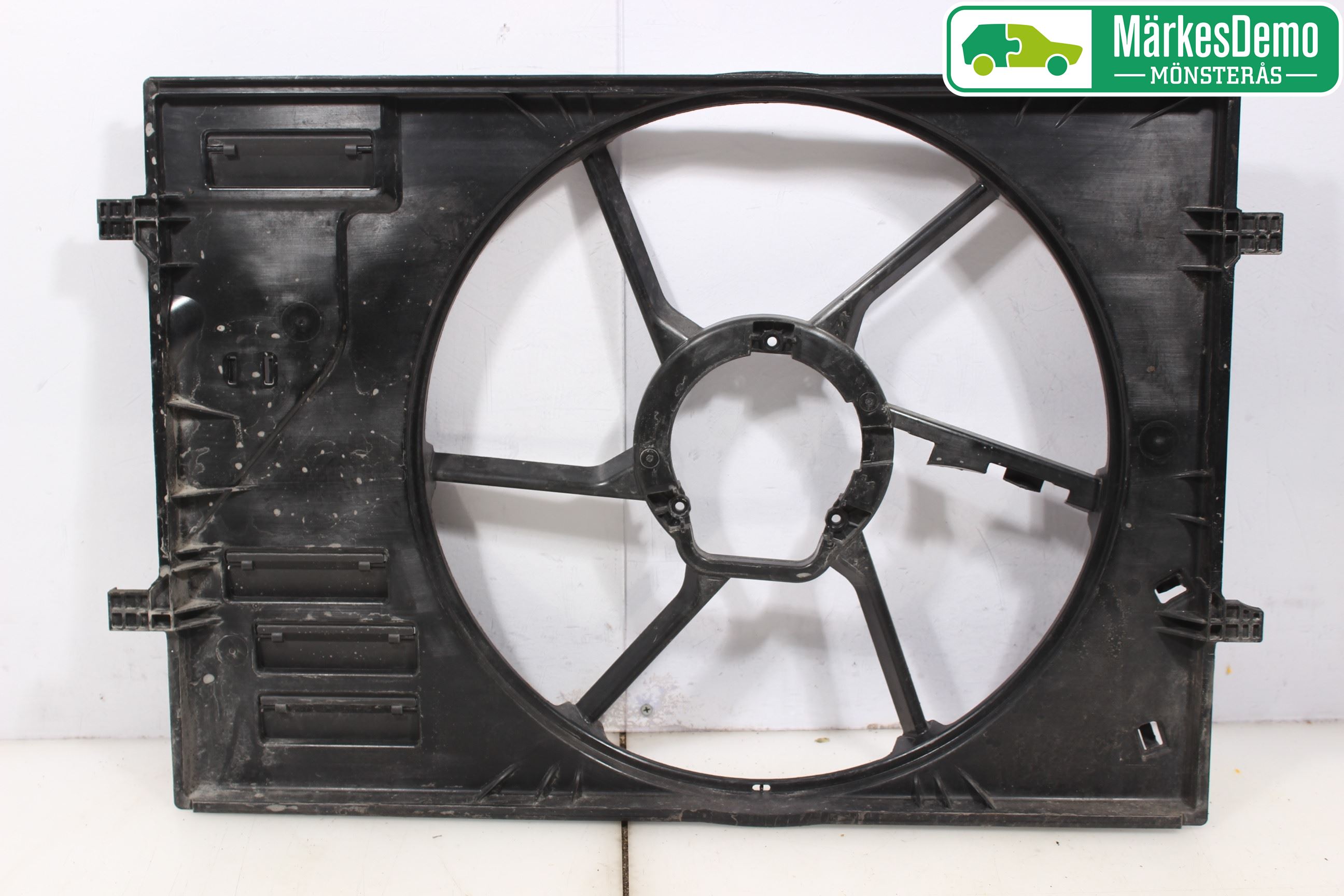 Volkswagen VW GOLF SPORTSVAN 15-20 Kjølevifte-Radiator Hus-Kåpe