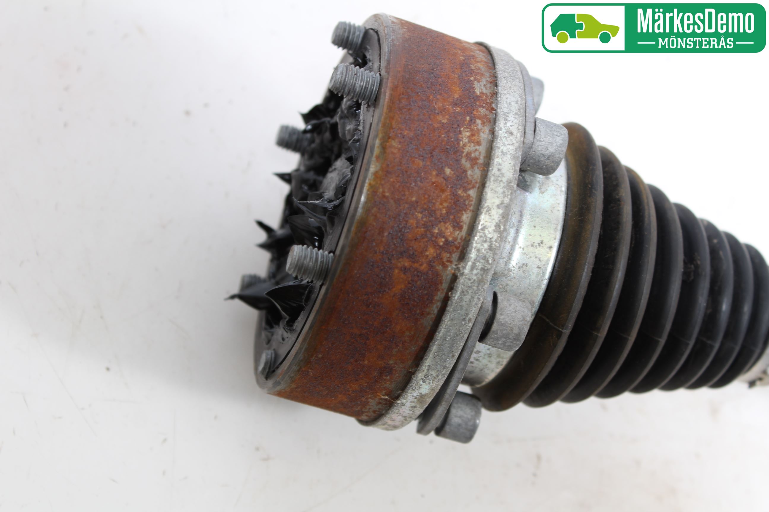 Volkswagen VW POLO 10-17 Drivaksel Foran Kompl Venstre