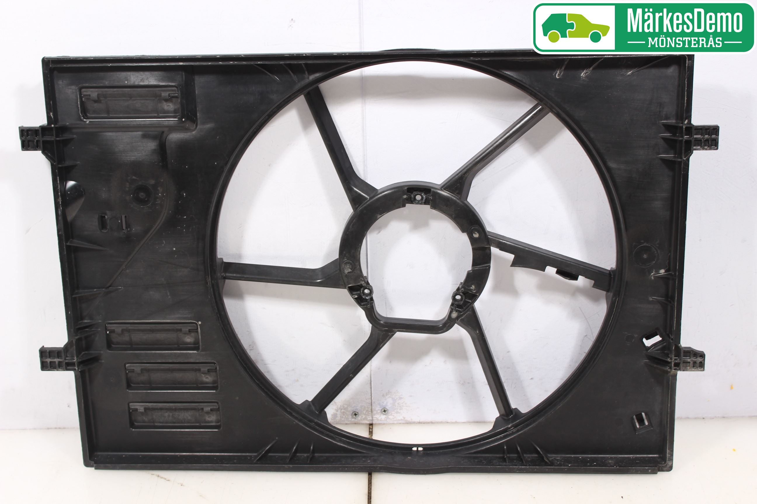 Volkswagen VW GOLF / E-GOLF VII 13-20 Kjølevifte-Radiator Hus-Kåpe
