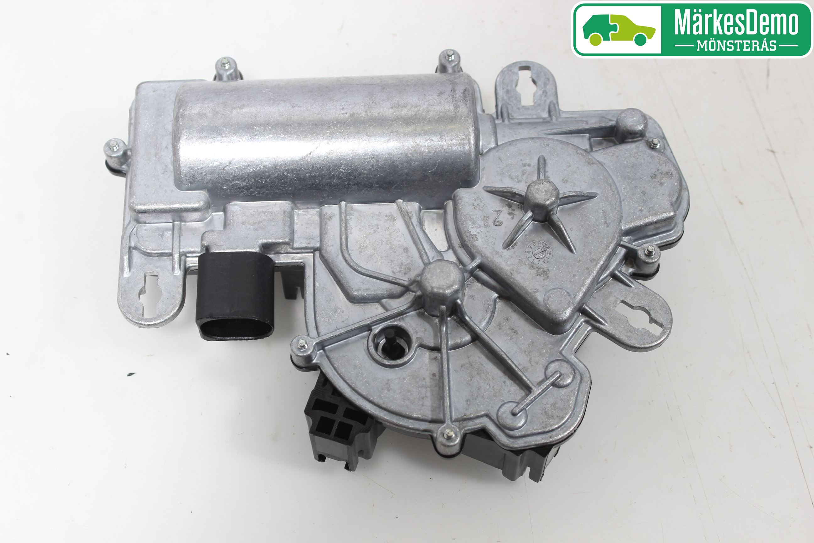 Volkswagen VW PASSAT 15-19 Baklukeåpner Automatisk