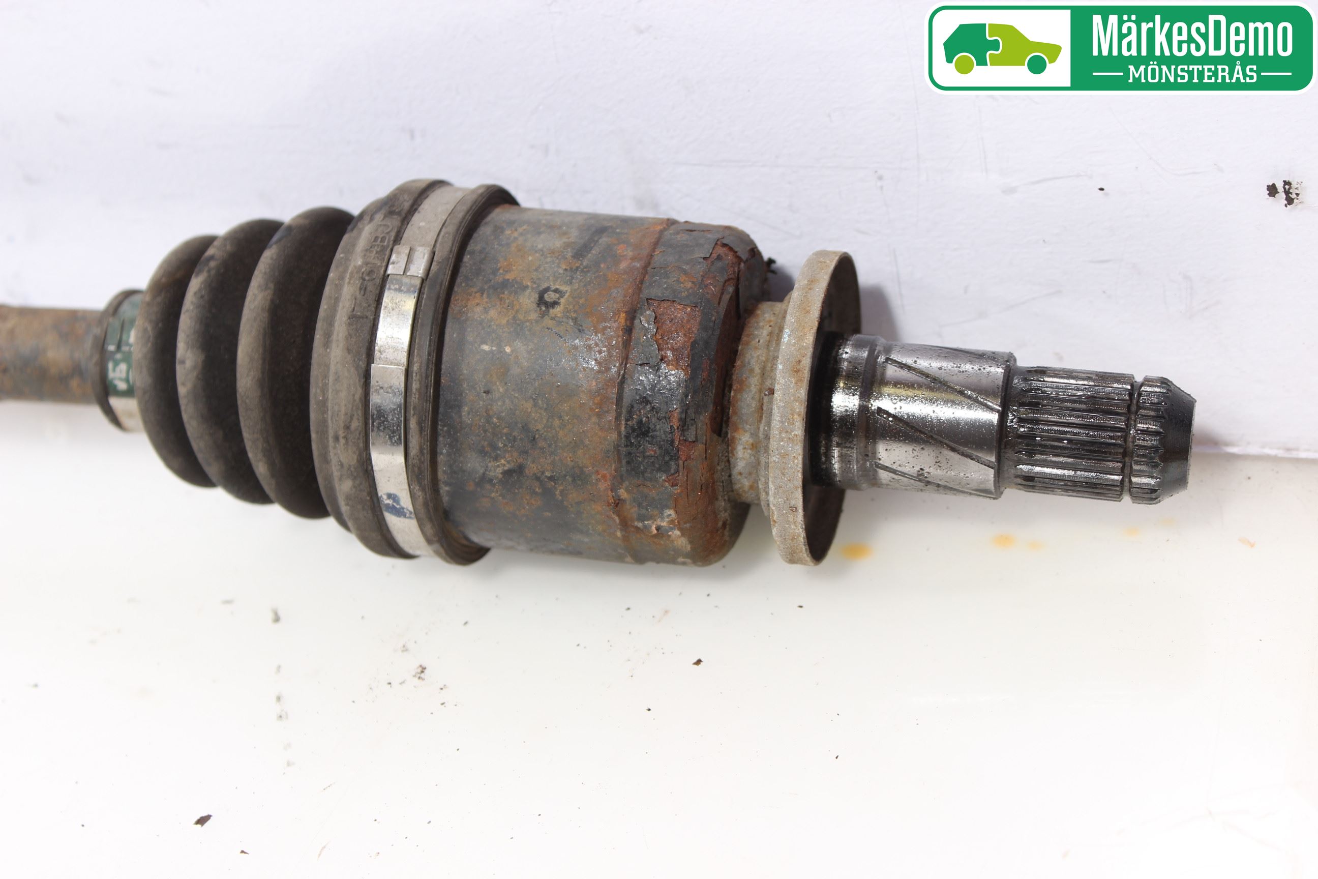 Subaru FORESTER SH  08-13 Drivaksel Bak Kompl Venstre