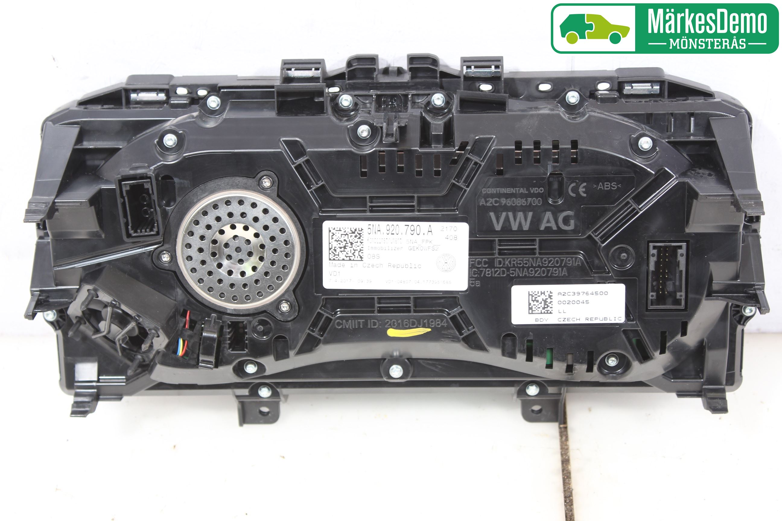 Volkswagen VW TIGUAN 16-24 Instr Kombinert