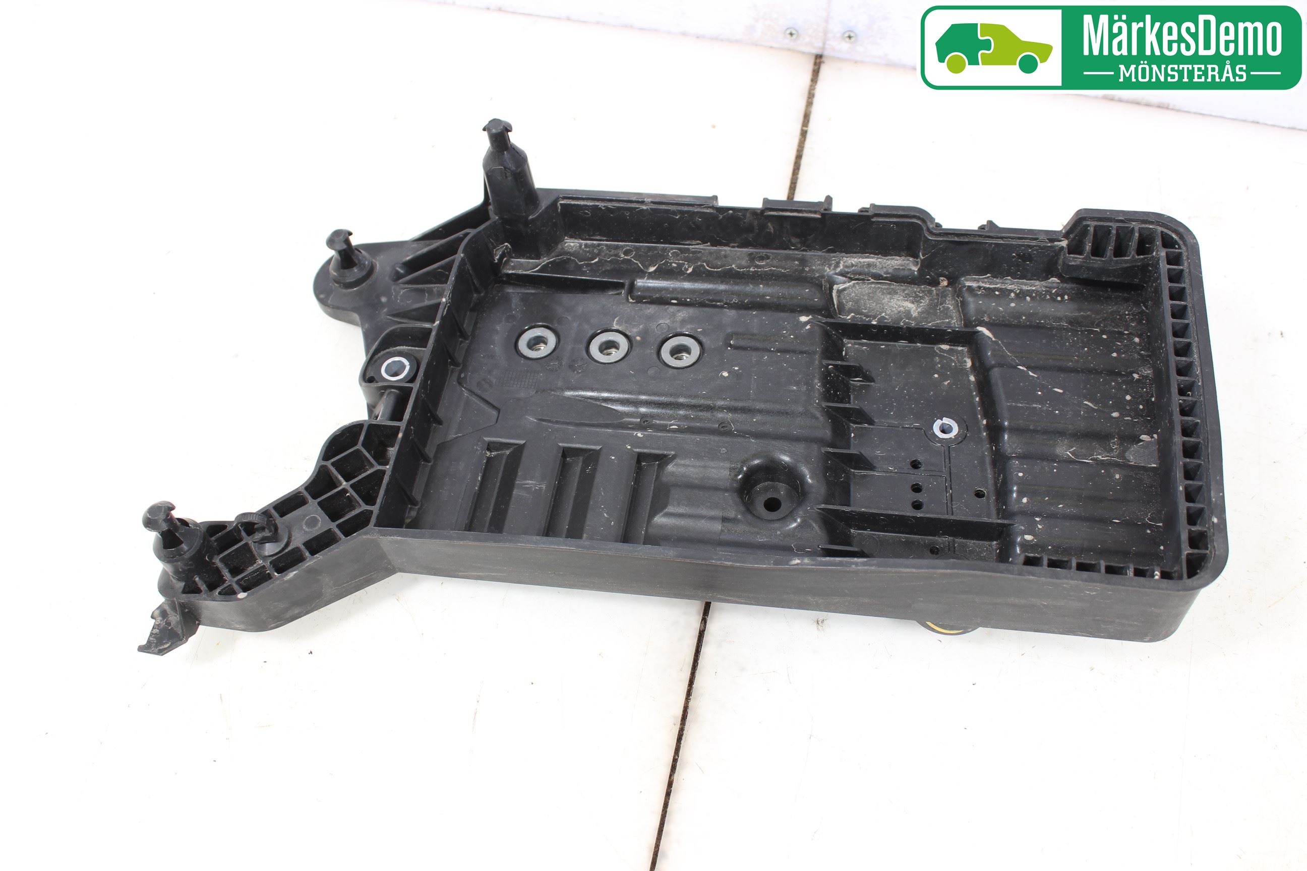 Volkswagen VW TIGUAN 16-24 Batterikasse - Feste - Holder