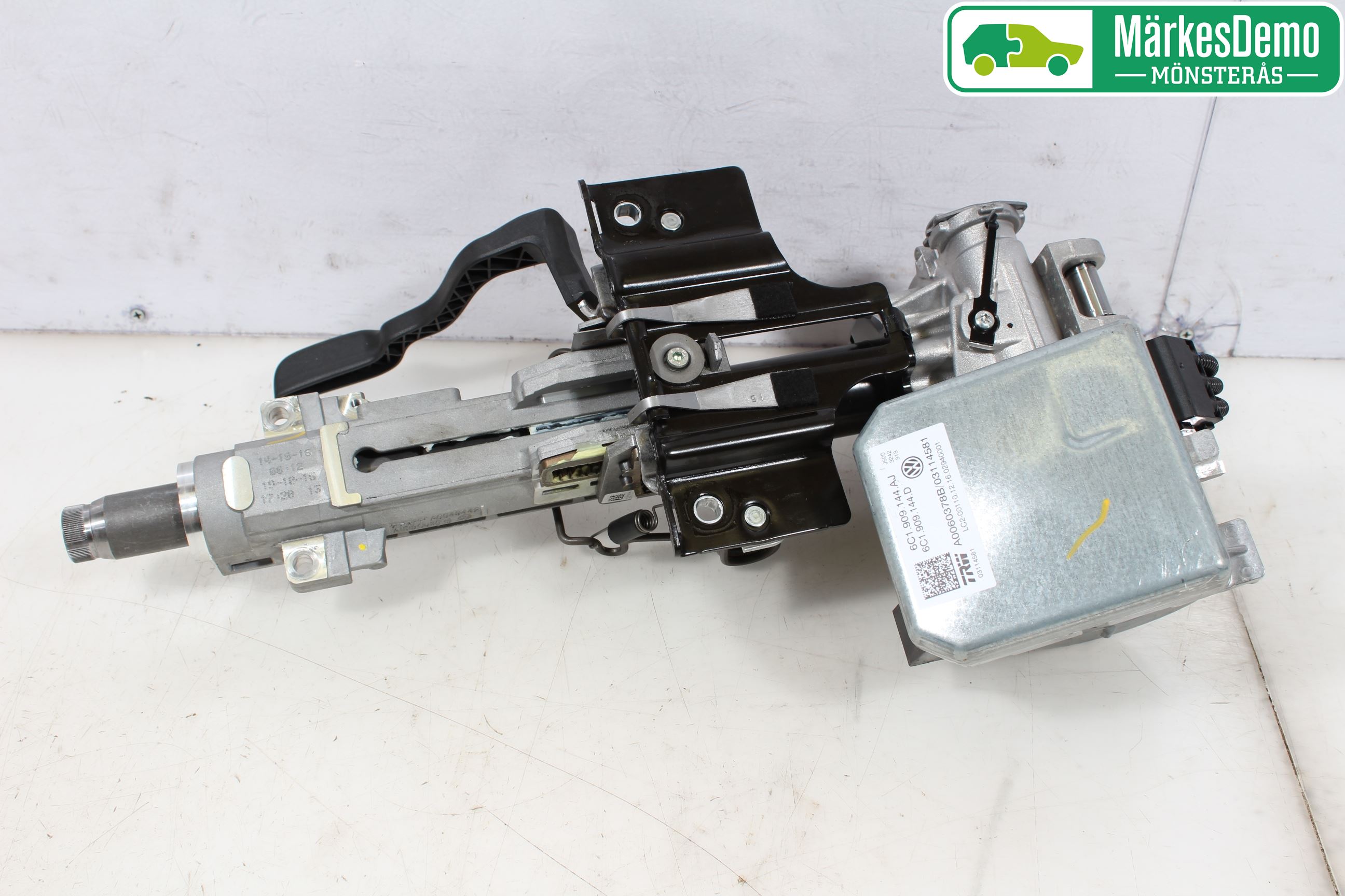 Skoda FABIA 15-21 Rattaksel
