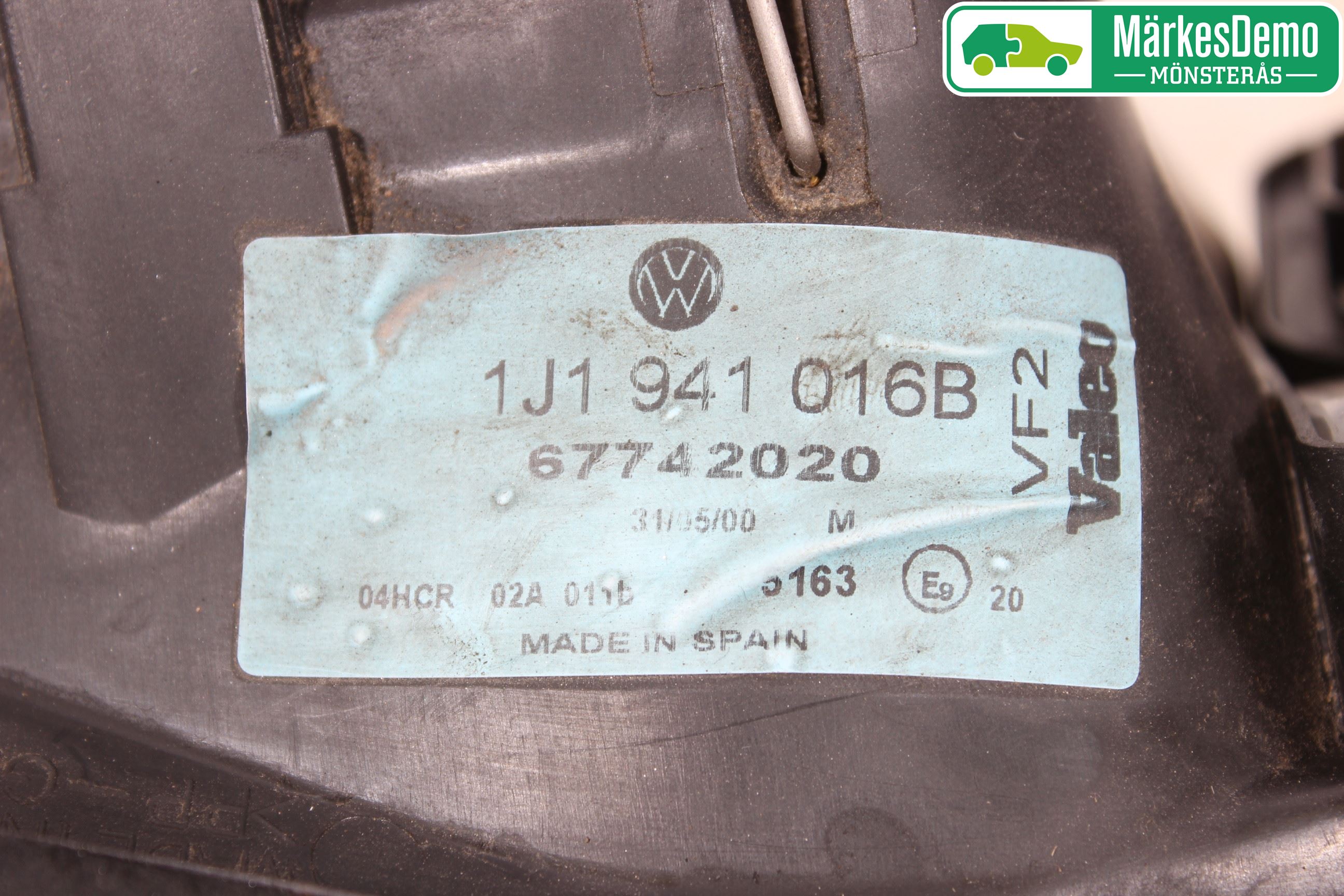 Volkswagen VW GOLF IV 98-06 Frontlykt Høyre