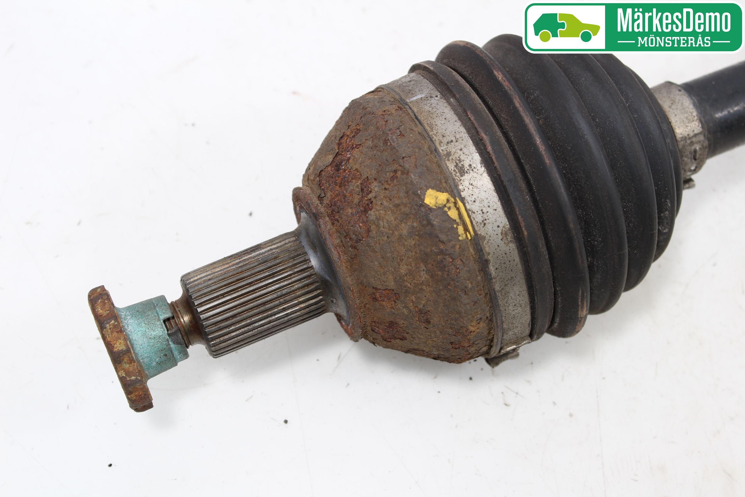 Volkswagen VW POLO 10-17 Drivaksel Foran Kompl Venstre
