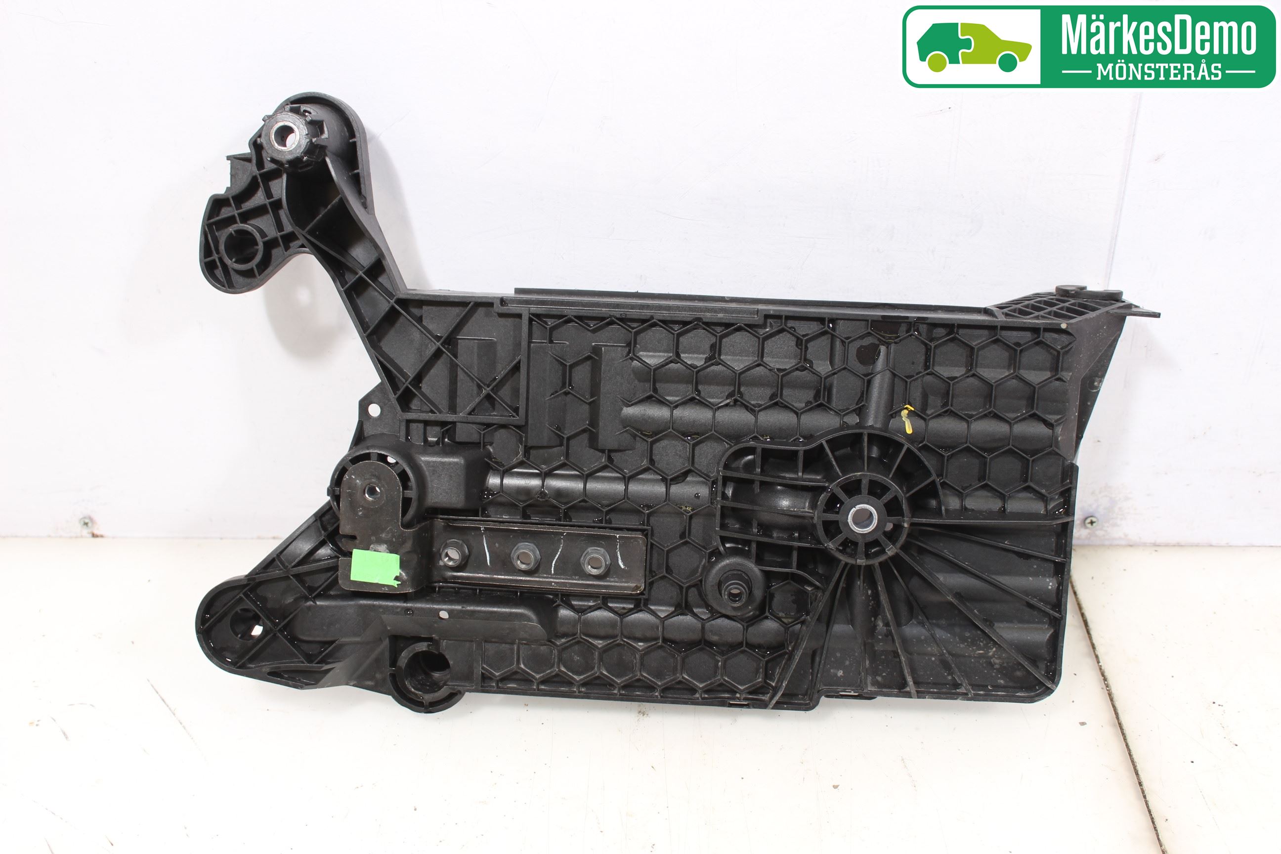 Volkswagen VW GOLF / E-GOLF VII 13-20 Batterikasse - Feste - Holder