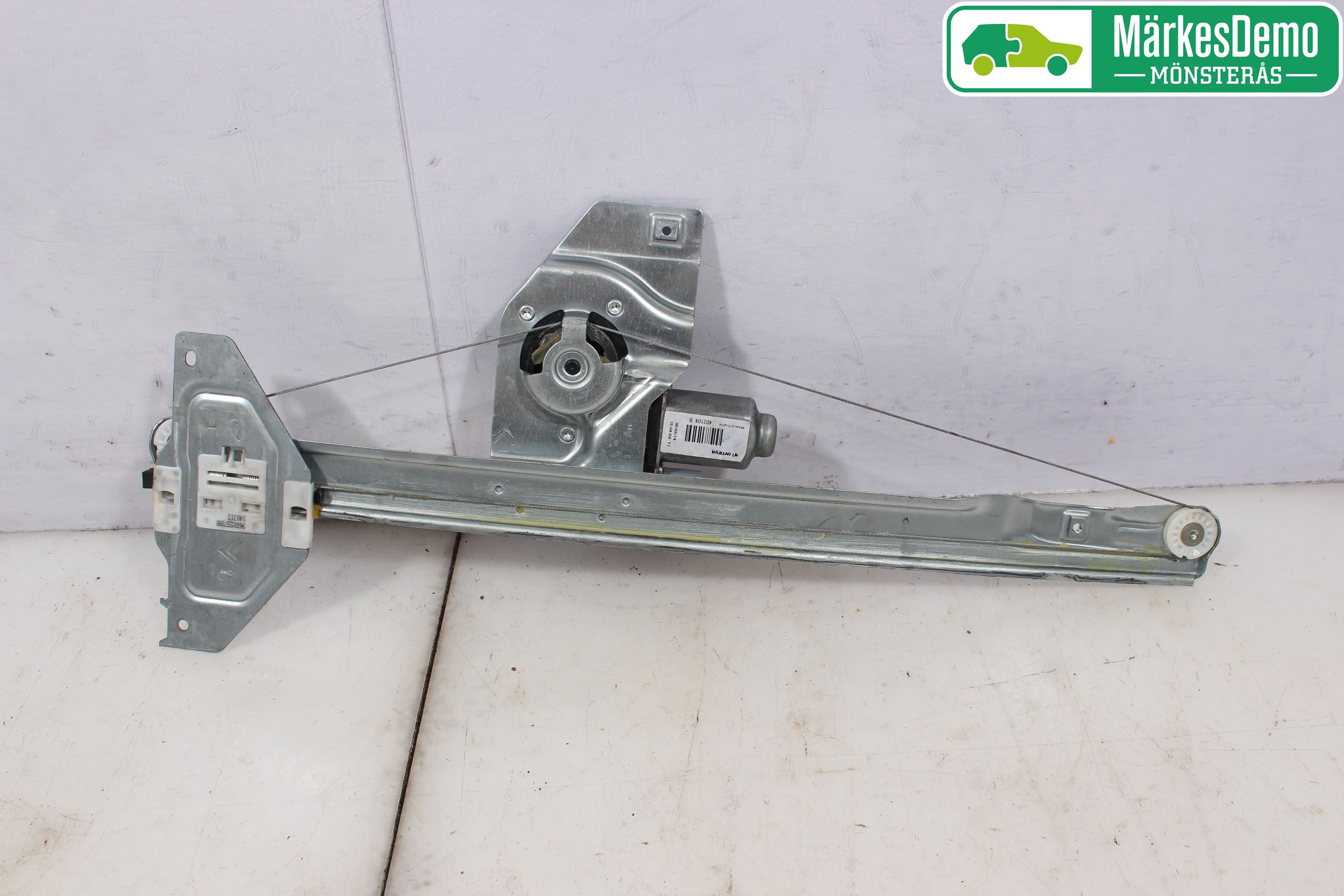 Peugeot PARTNER 08-15 Vindusheis El Komp