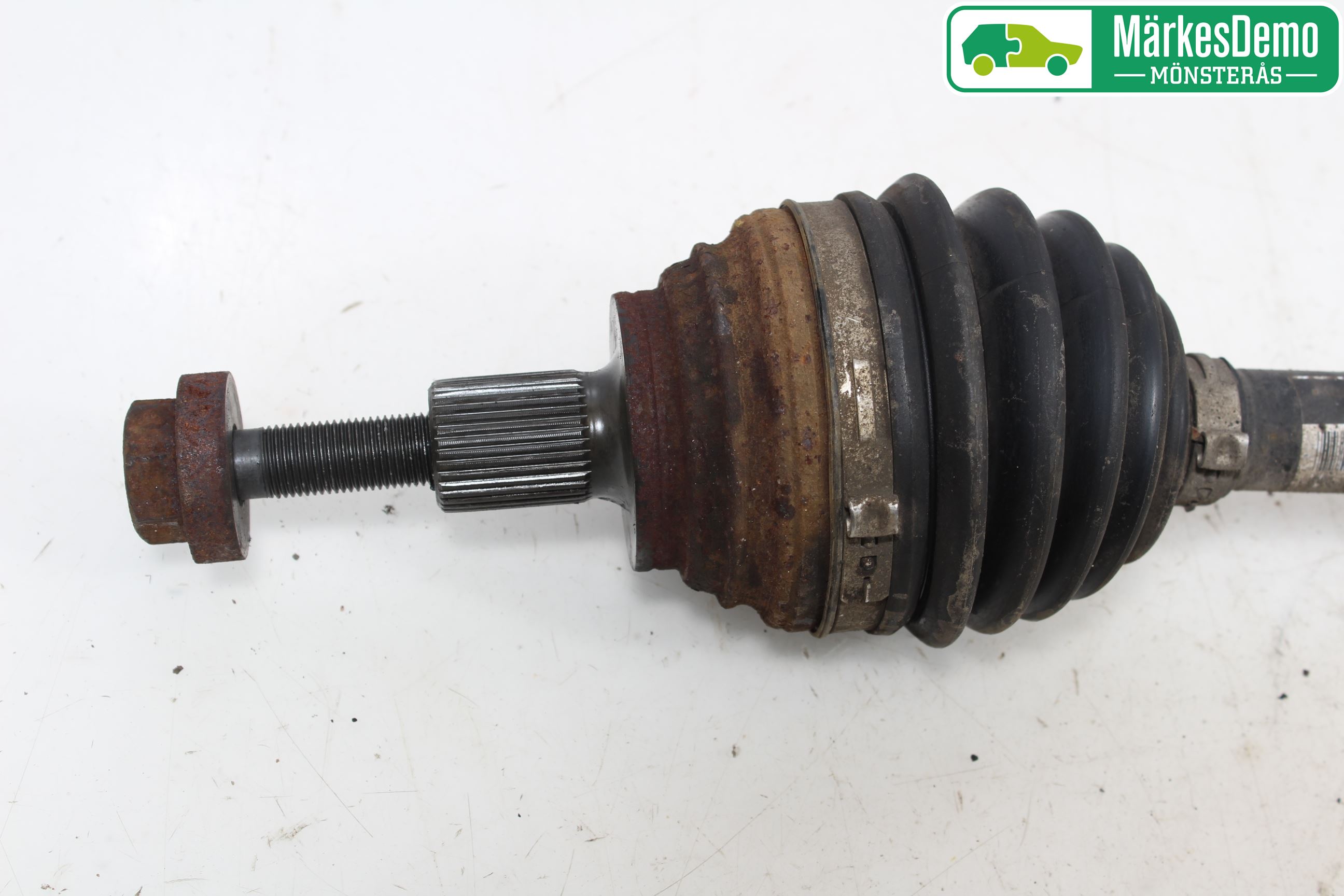Volkswagen VW GOLF PLUS/CROSS GOLF 04-14 Drivaksel Foran Kompl Venstre
