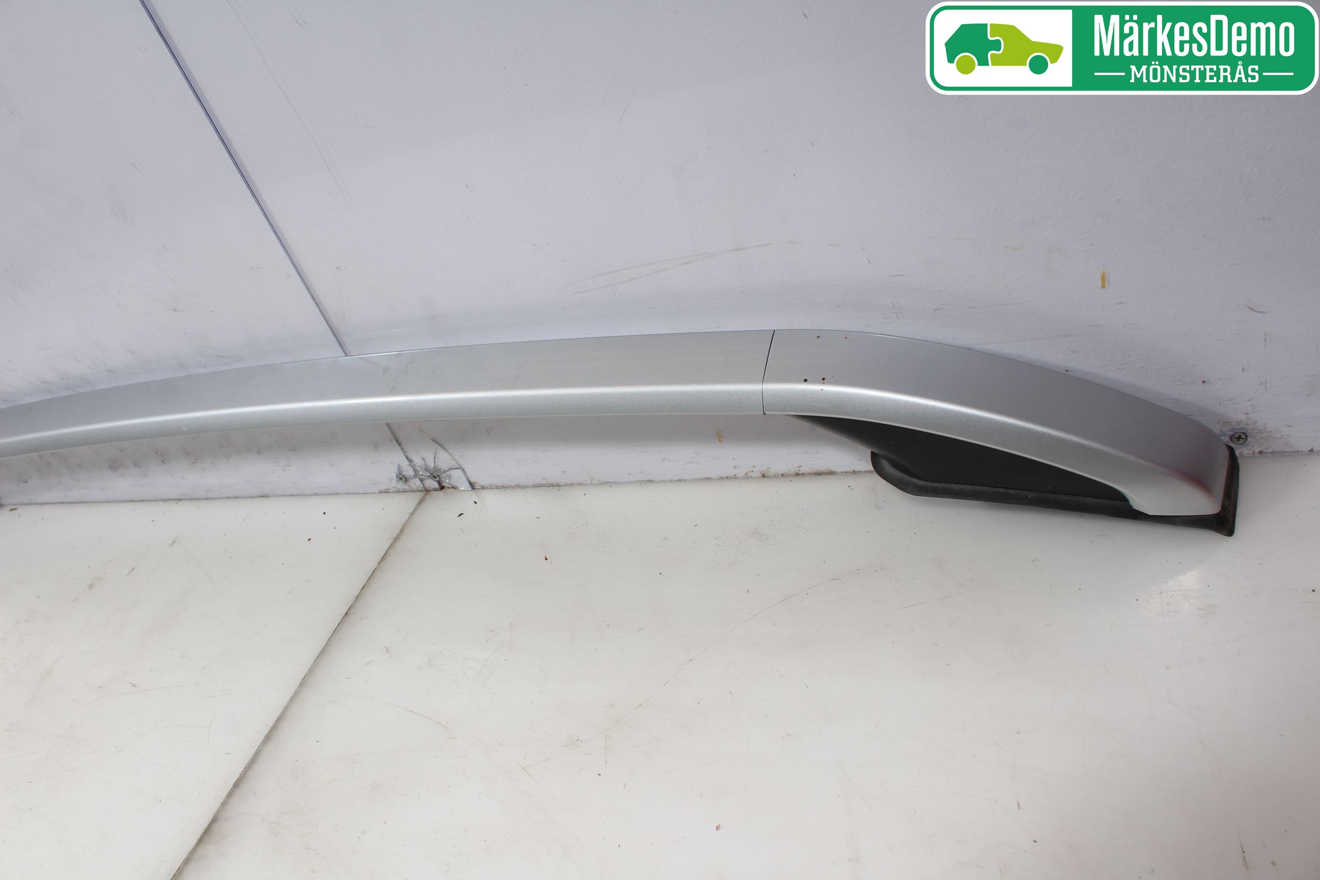 Peugeot 2008 13-20 Takrails - Stativ
