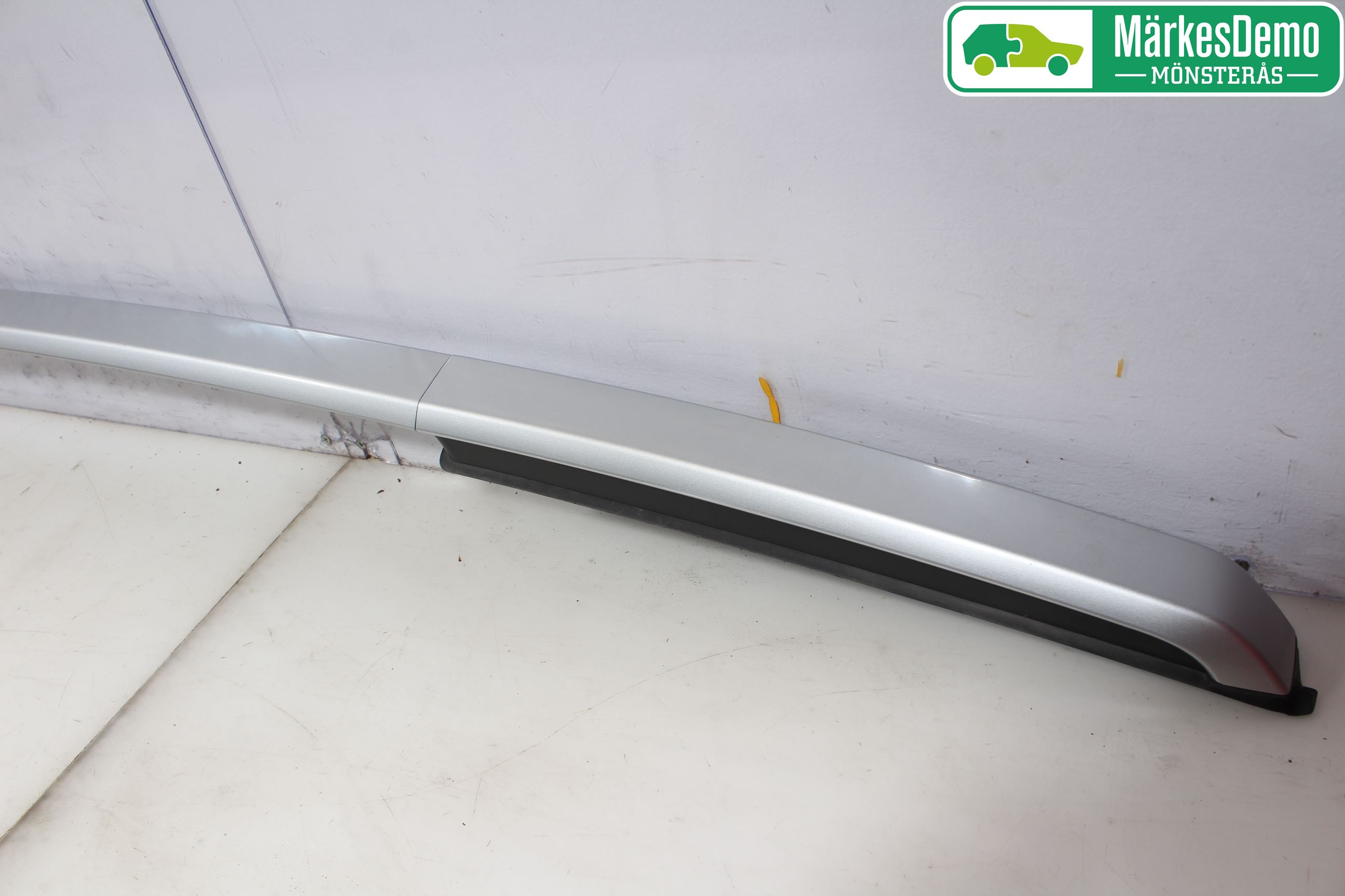 Peugeot 2008 13-20 Takrails - Stativ