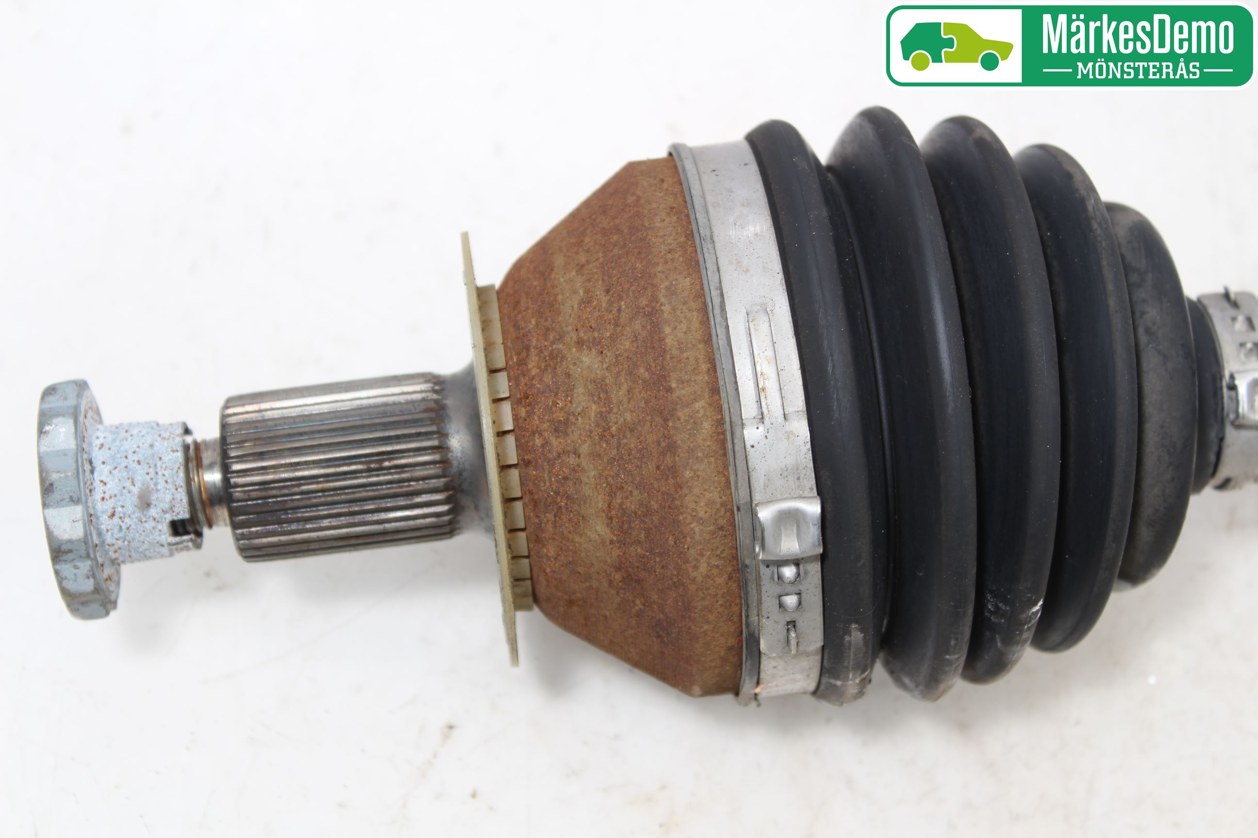 Volkswagen VW POLO 10-17 Drivaksel Foran Kompl Venstre