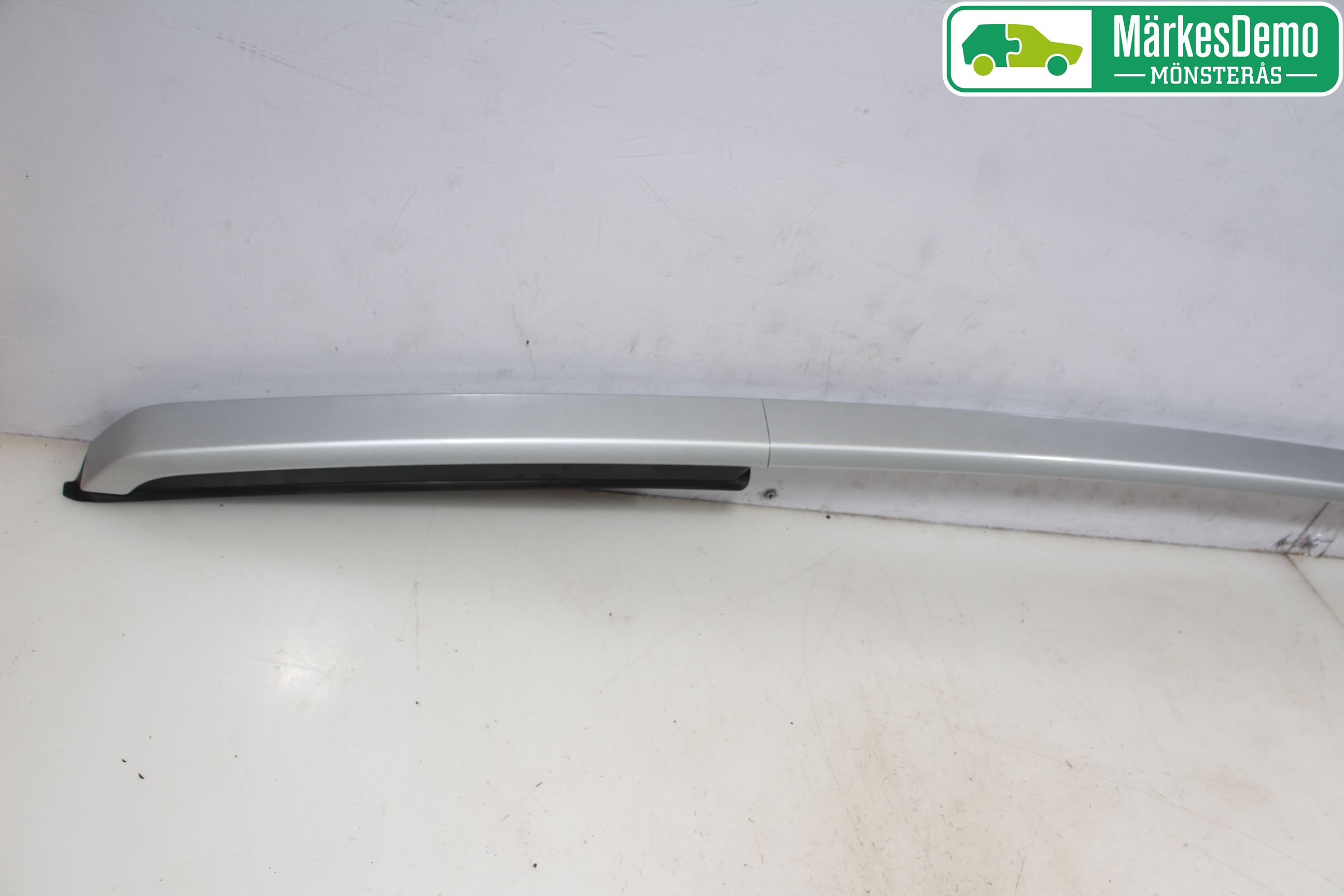 Peugeot 2008 13-20 Takrails - Stativ
