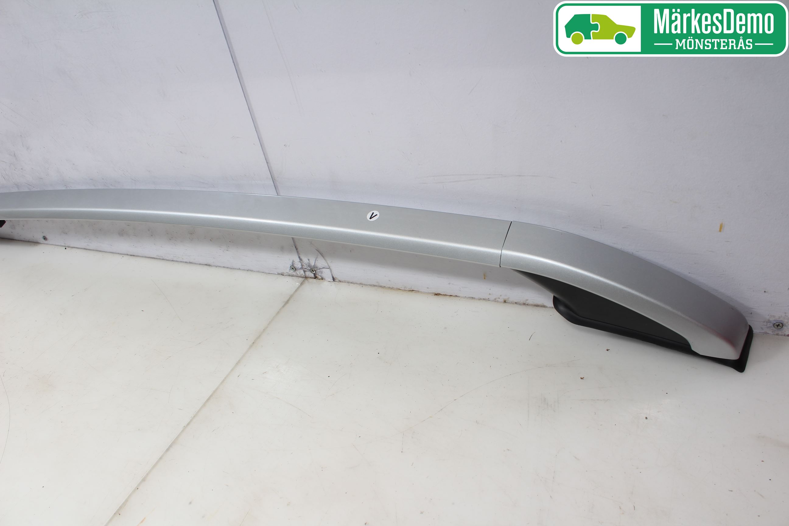 Peugeot 2008 13-20 Takrails - Stativ