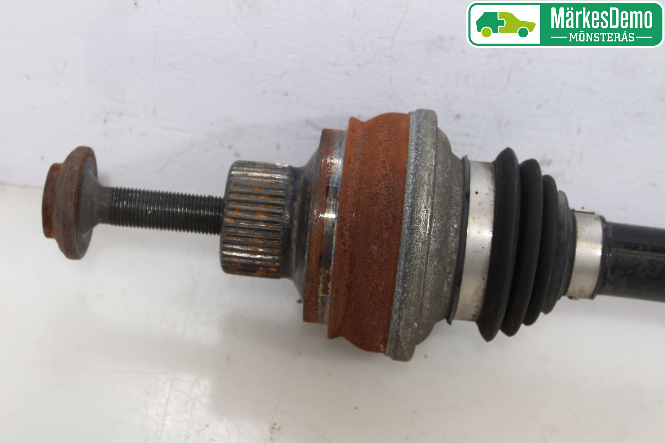 Audi A6/S6 4G 11-18 Drivaksel Foran Kompl Venstre