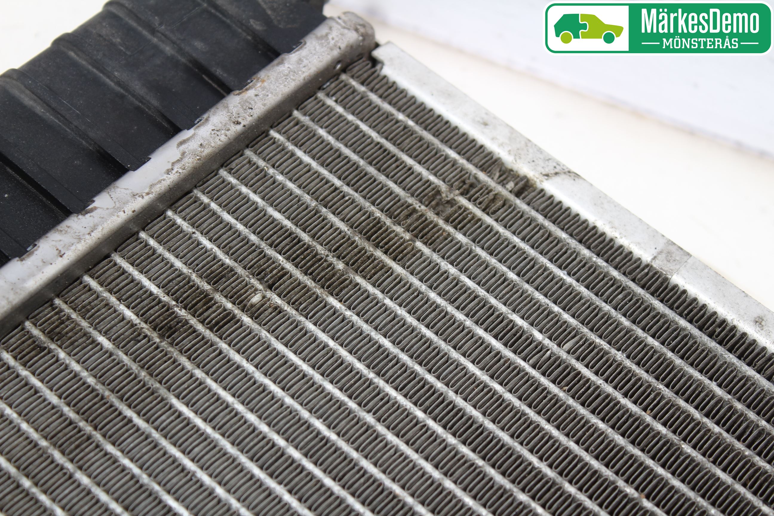Volkswagen VW PASSAT 01-05 Radiator Manuell