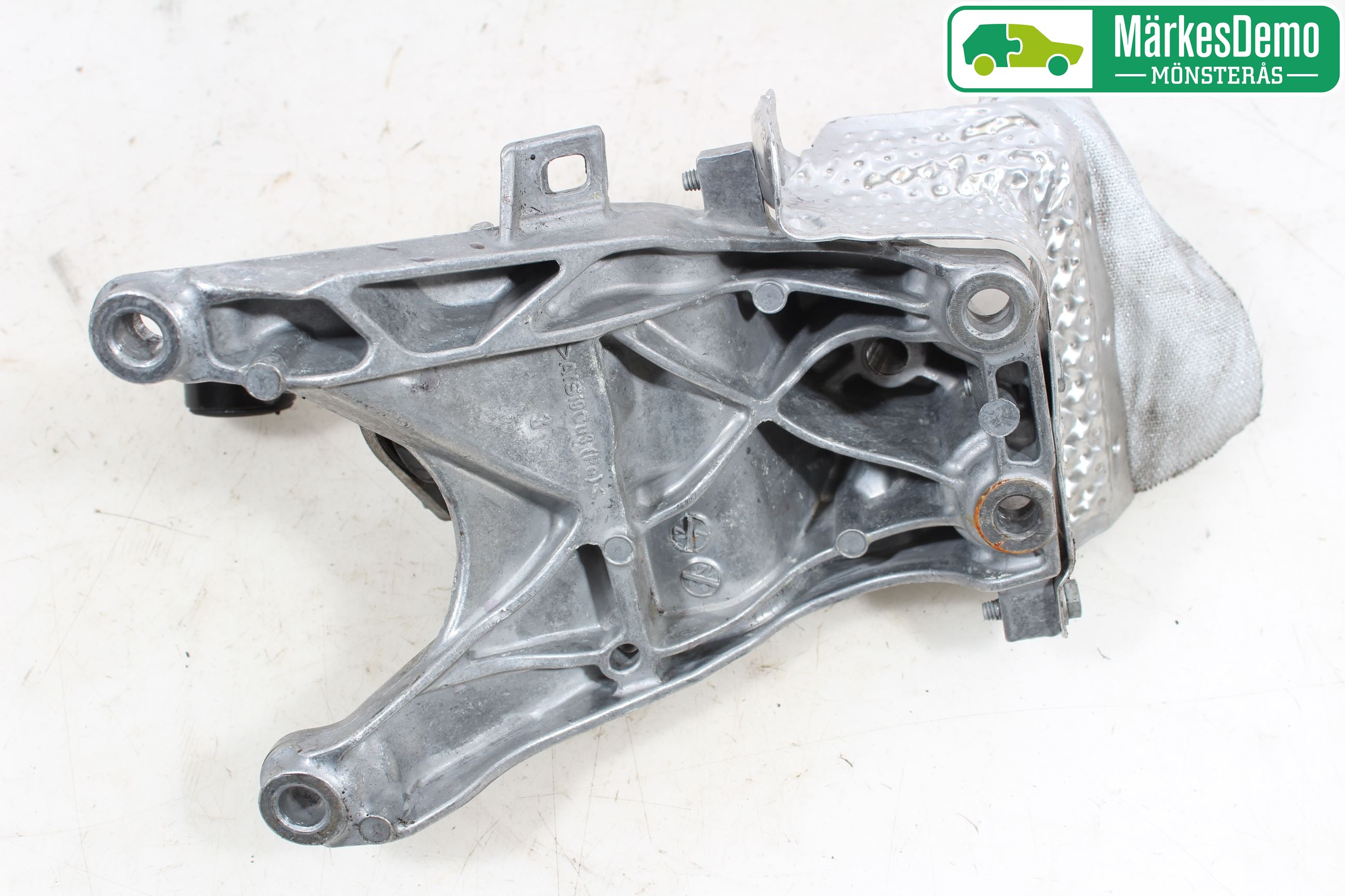 Audi A4/S4 B9 16-19 Motor Feste Stål-Alu