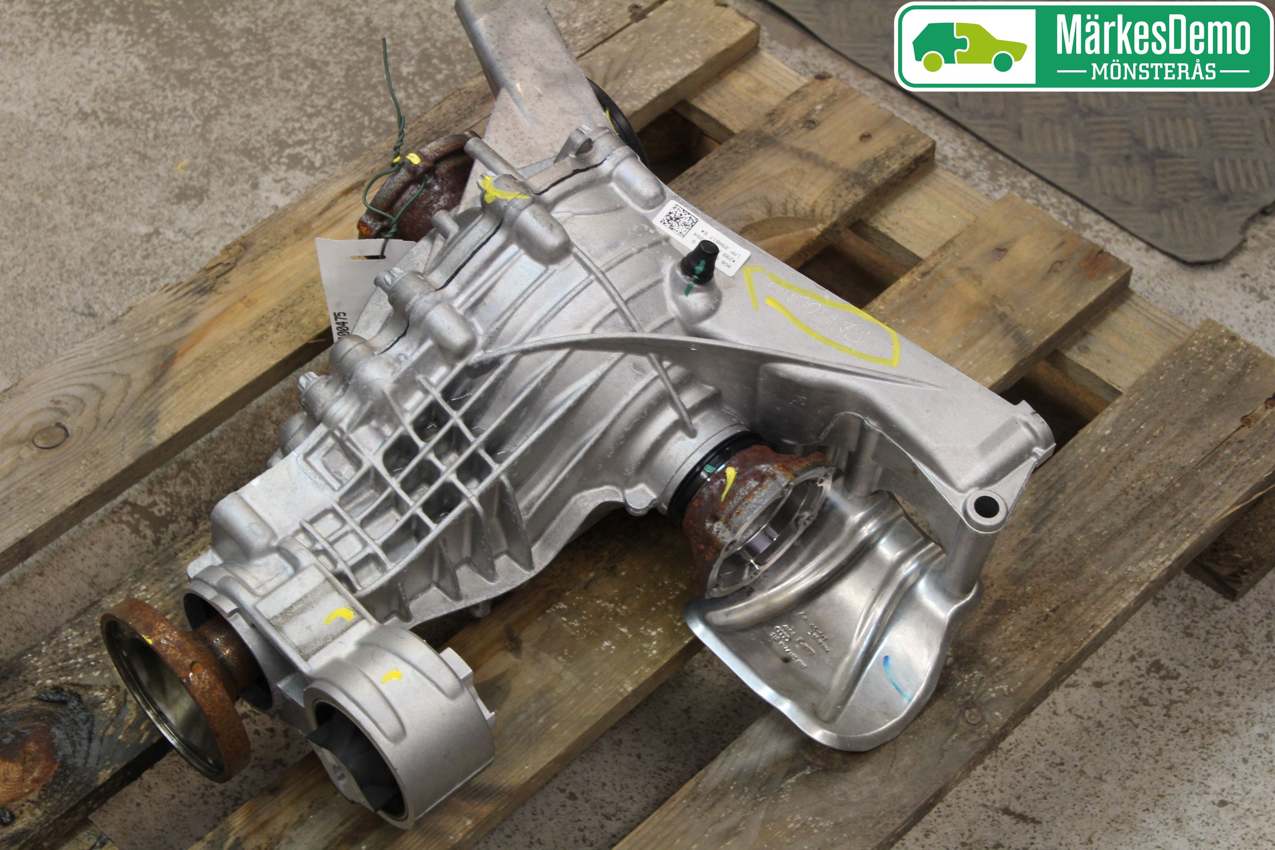 Audi A4/S4 B9 16-19 Bakaksel Kardang Bak -Diff
