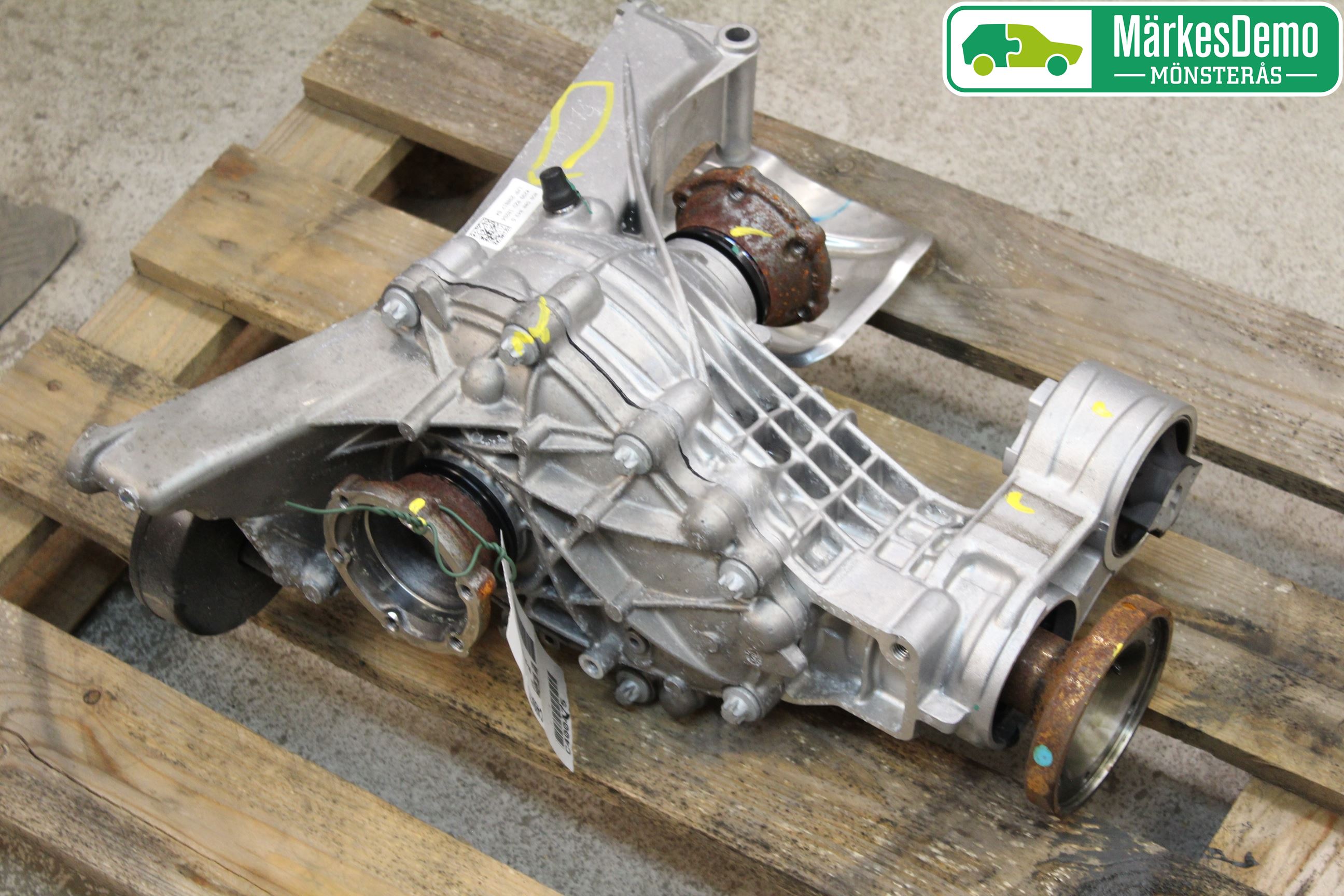 Audi A4/S4 B9 16-19 Bakaksel Kardang Bak -Diff