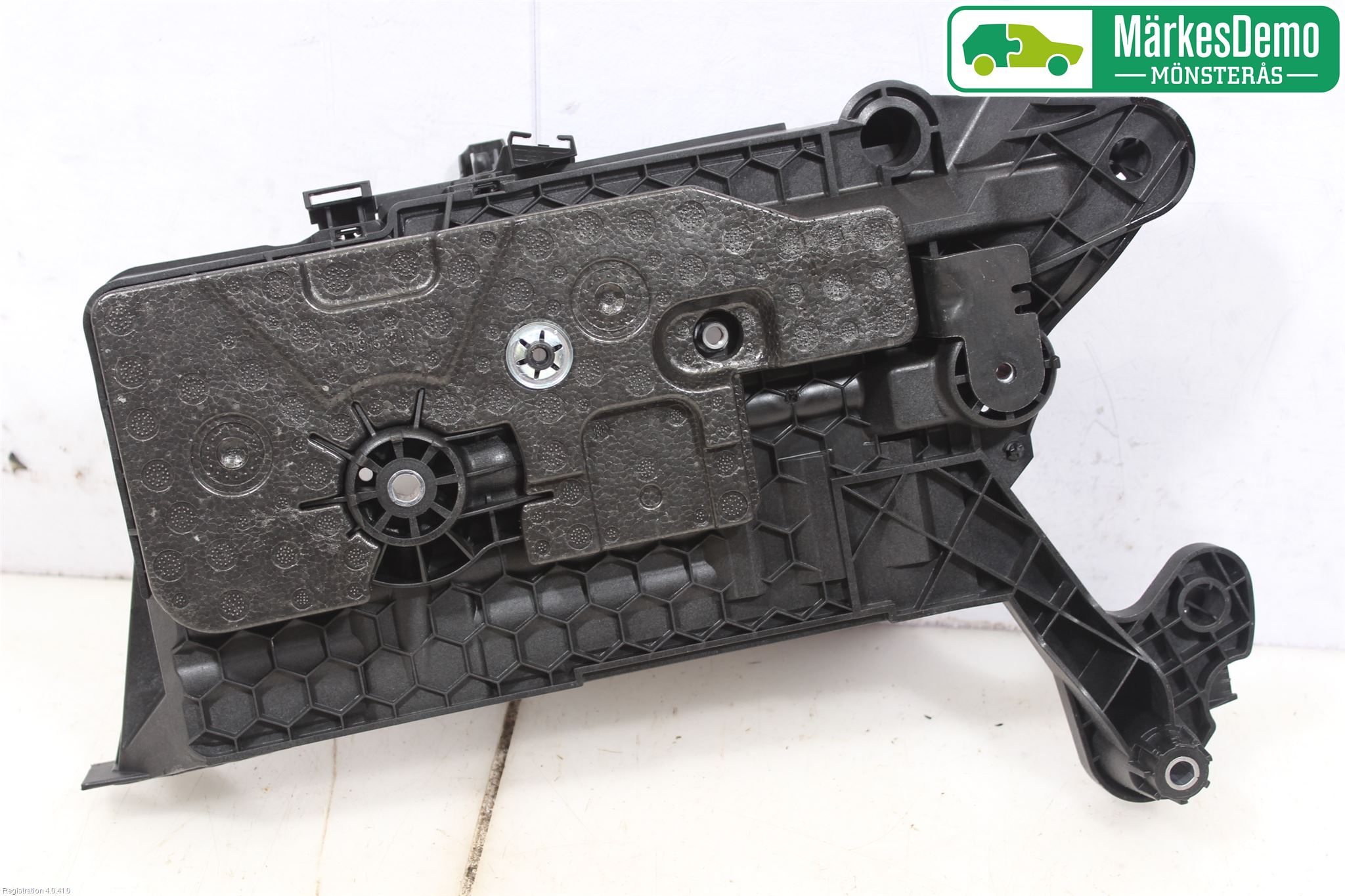 Skoda SUPERB 16-24 Batterikasse - Feste - Holder