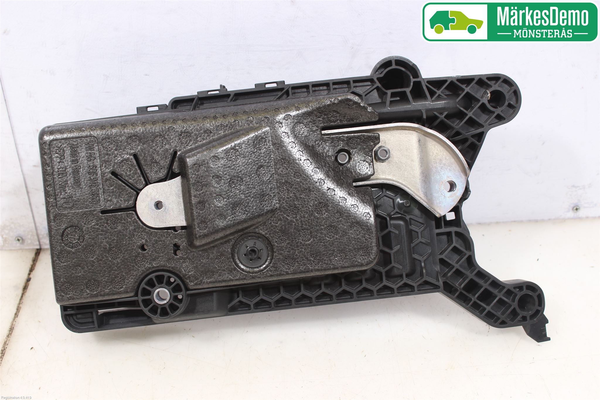 Skoda KODIAQ 17-24 Batterikasse - Feste - Holder