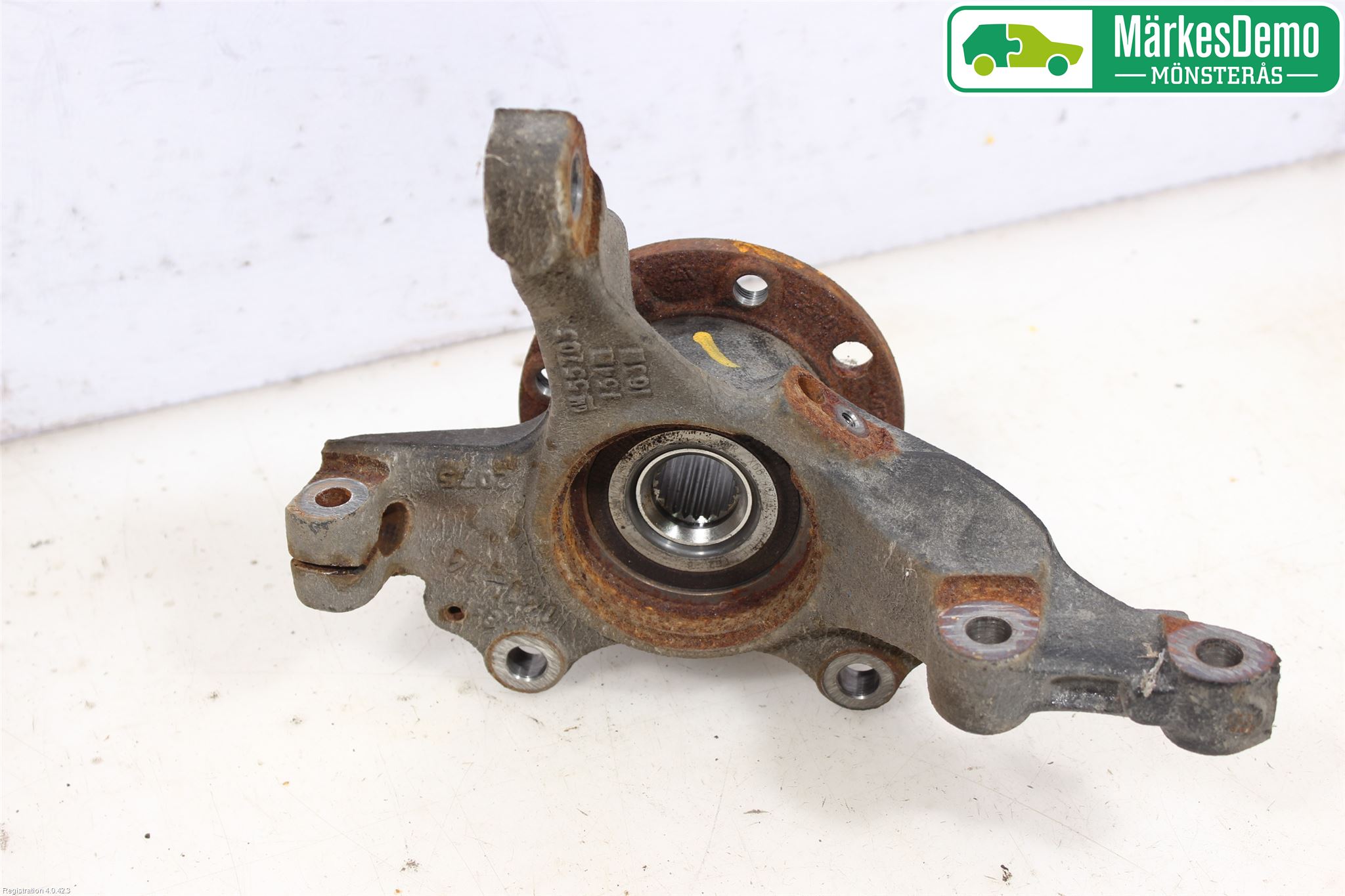 Opel CORSA D 07-14 Spindel Vf