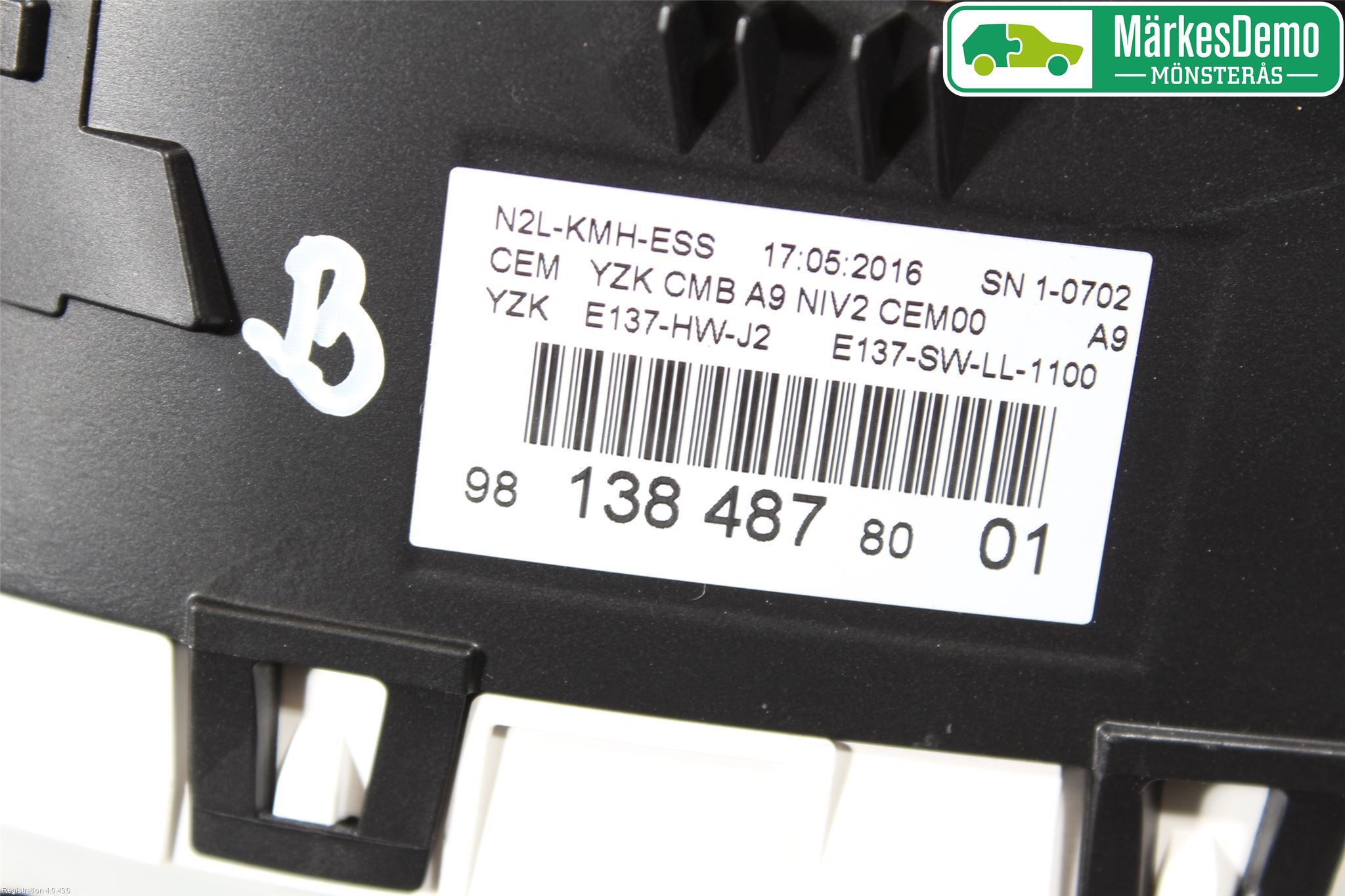 Peugeot 208 12-15 Instr Kombinert
