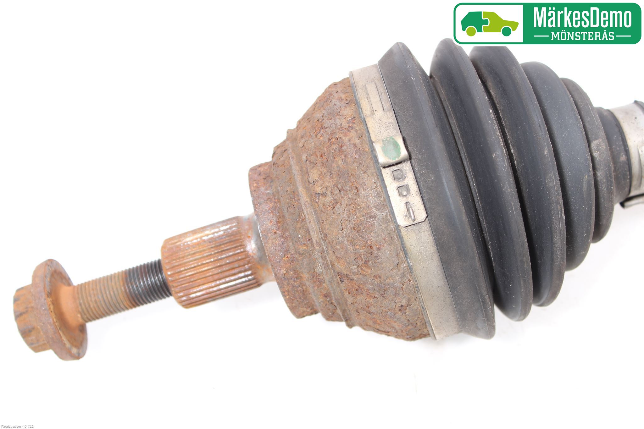Volkswagen VW CADDY 11-15 Drivaksel Foran Kompl Venstre