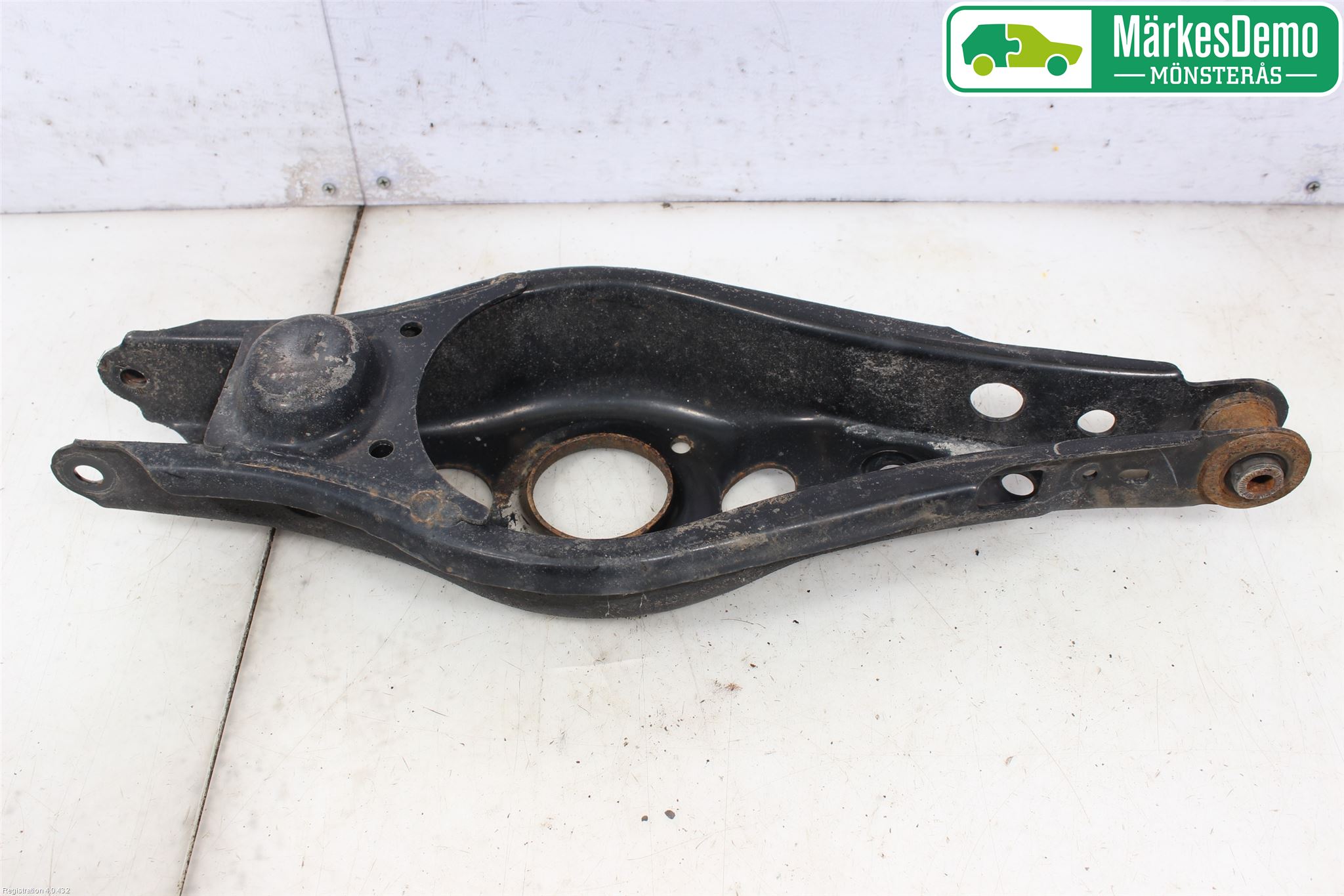 Toyota RAV4 13-18 Bærearm Bak Venstre
