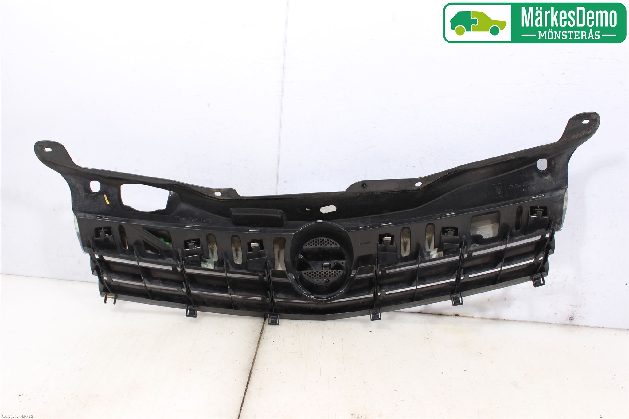 Opel ASTRA H 04-12 Grill Komplett
