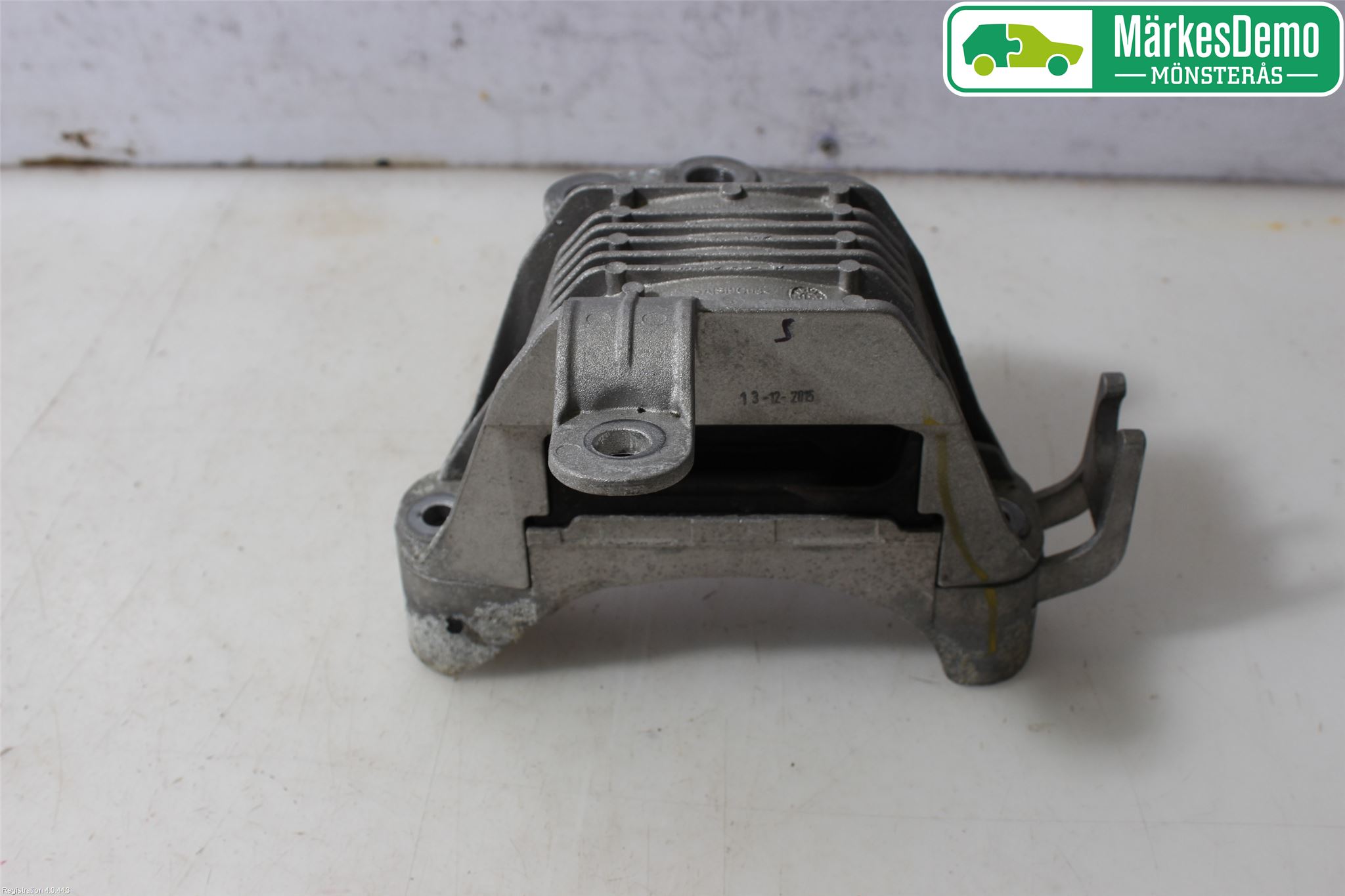 Opel ASTRA J 10-15 Motor Feste Gummi