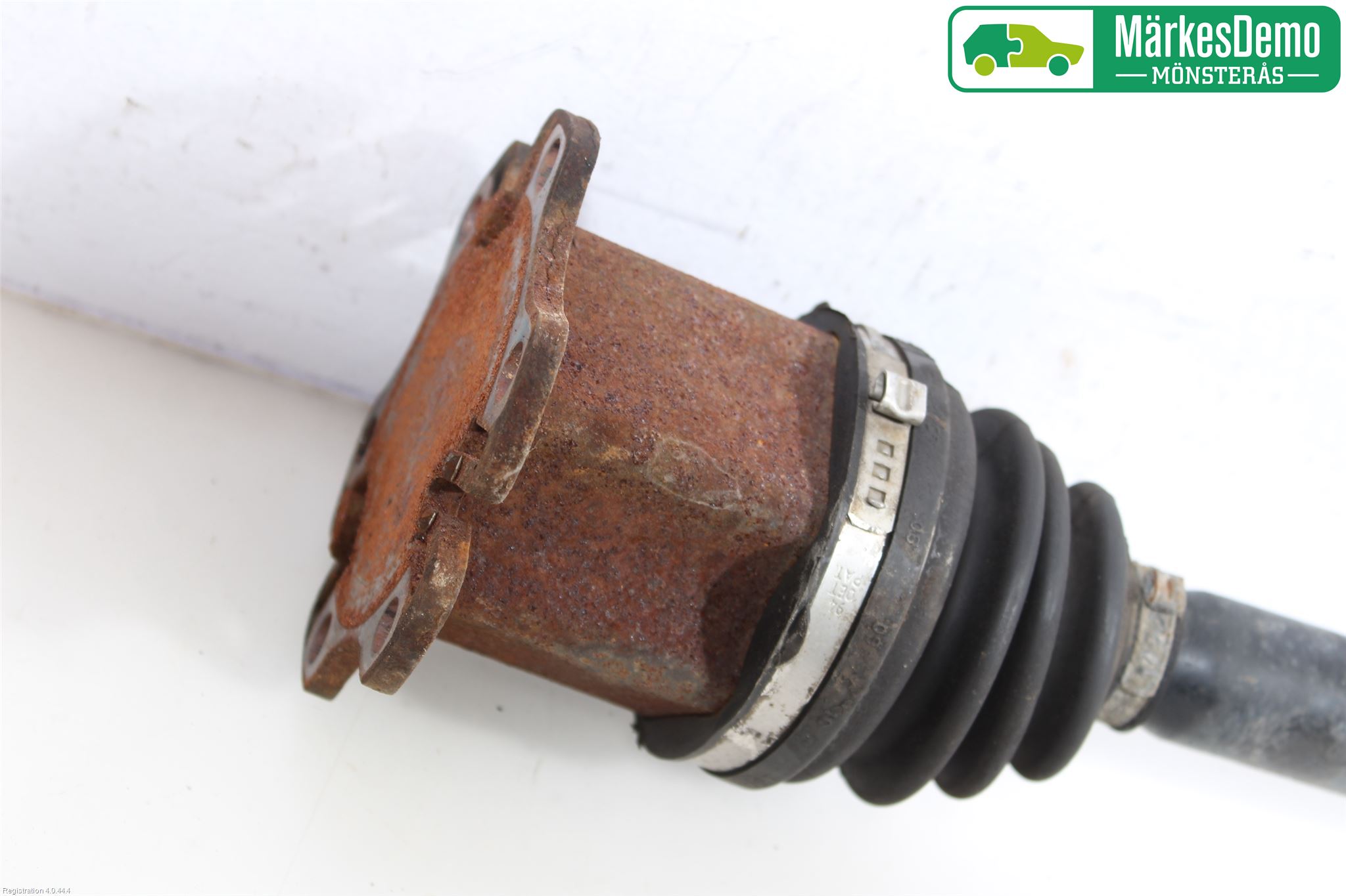 Audi A4/S4 05-07 Drivaksel Foran Kompl Venstre