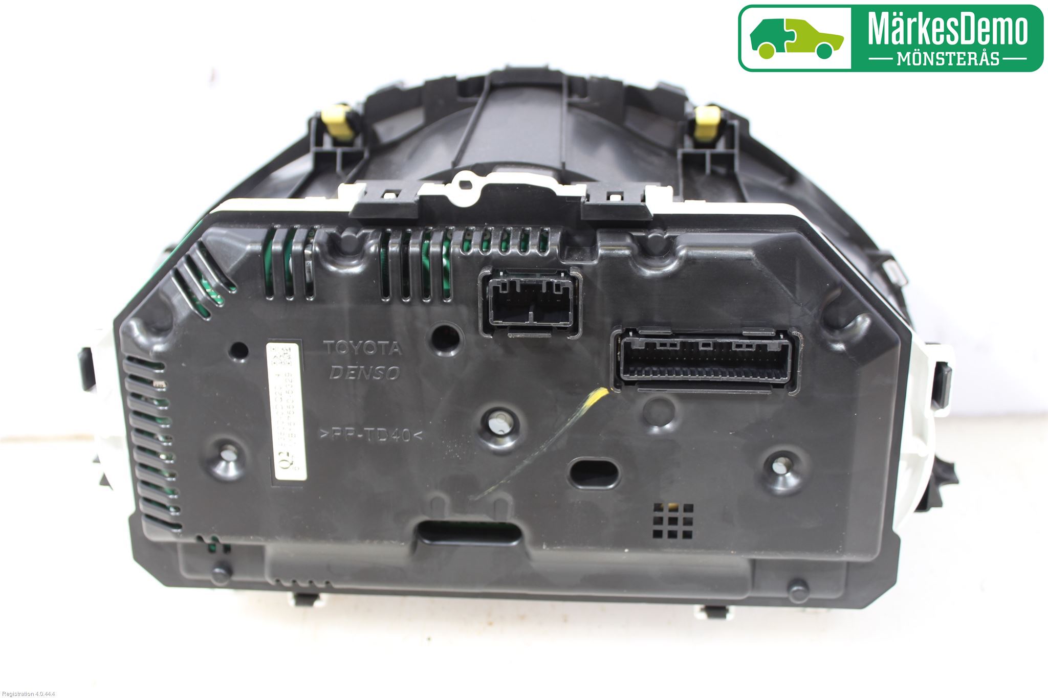 Toyota YARIS XP130 12-14 Instr Speedometer