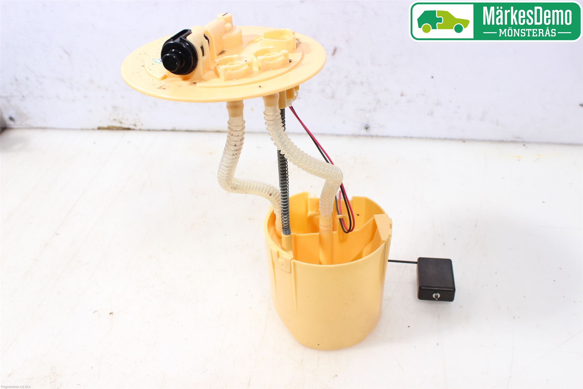 Toyota YARIS XP130 12-14 Drivstofftank Armatikke Givar
