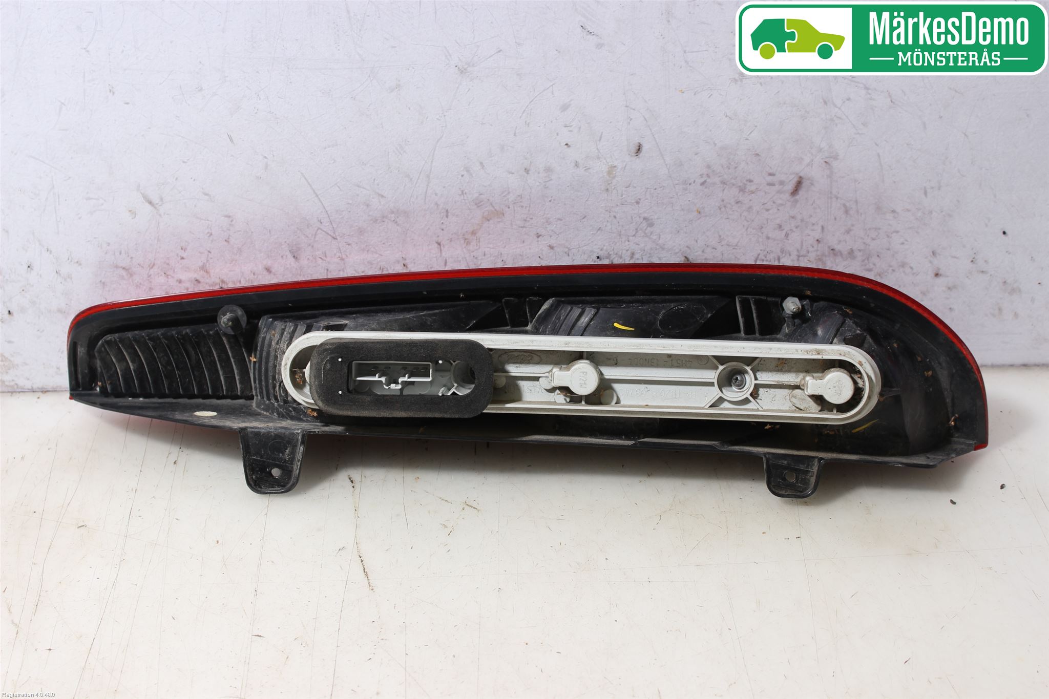 Ford FOCUS     04-07 Baklykt Venstre