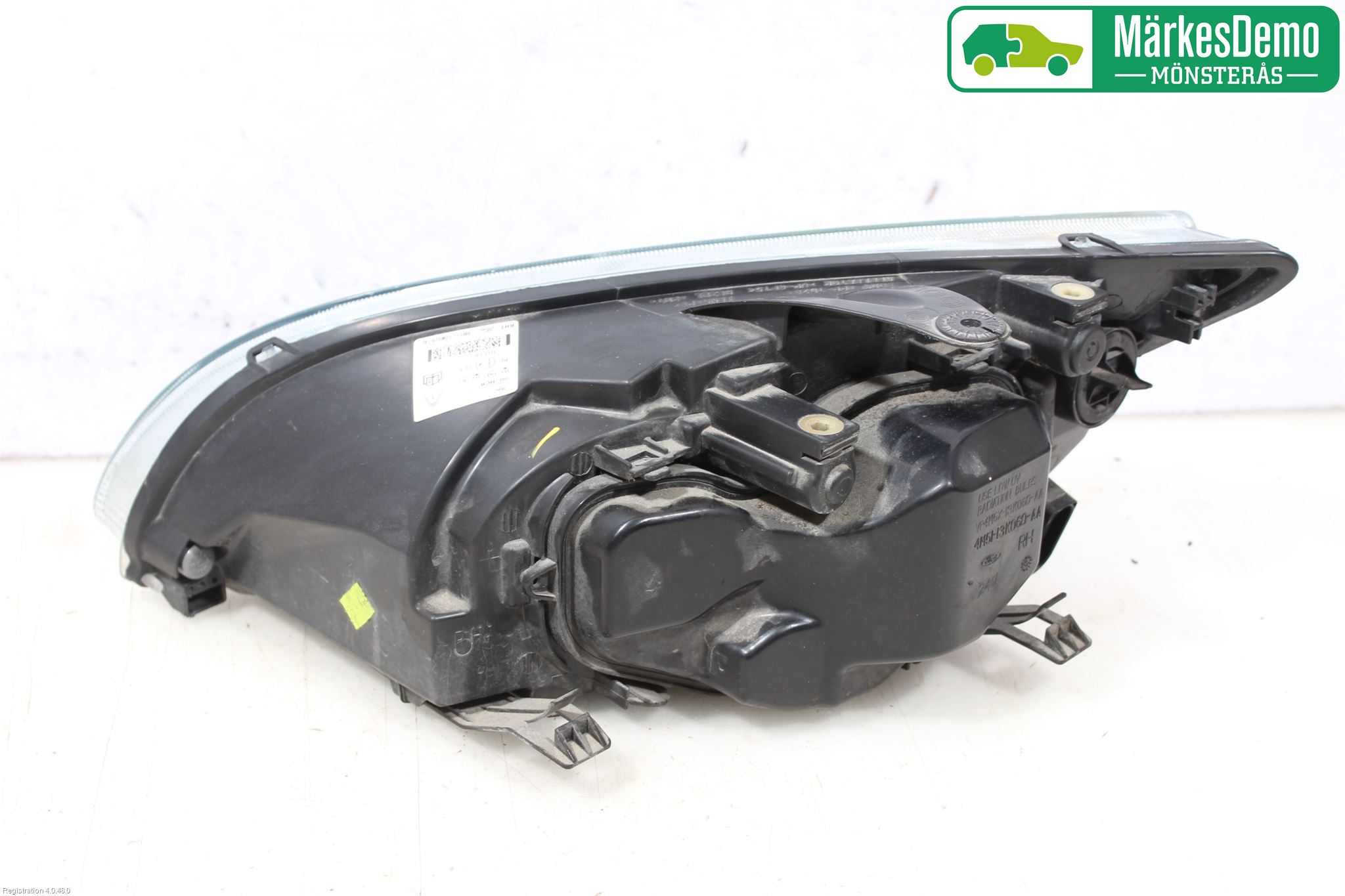 Ford FOCUS     04-07 Frontlykt Høyre