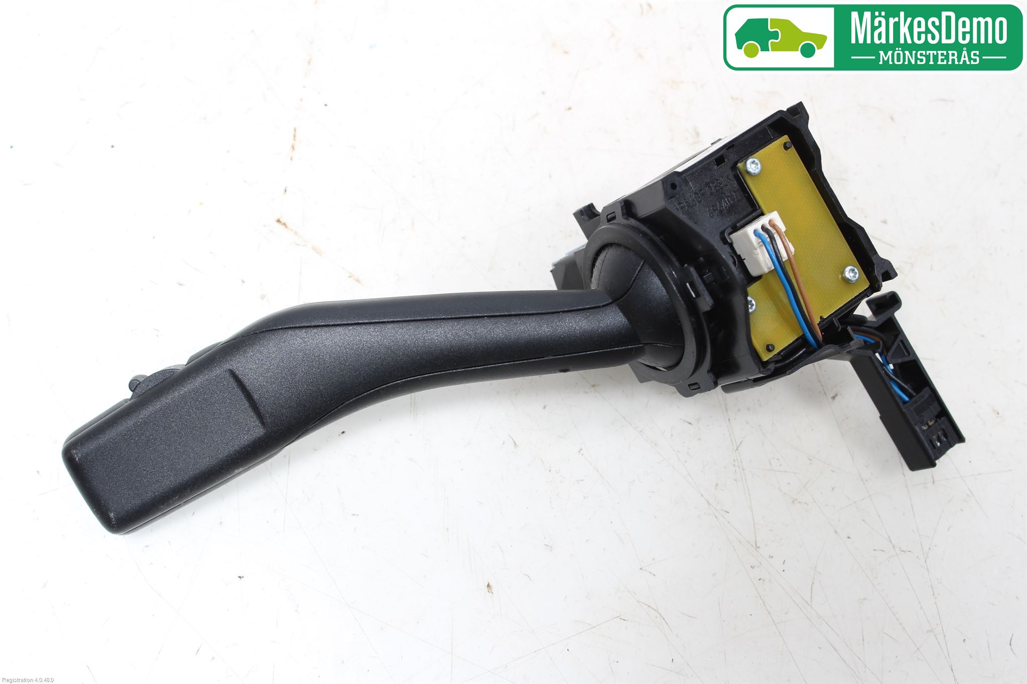 Volkswagen VW GOLF VI 09-13 Bryter Ratt Visker - Spyler