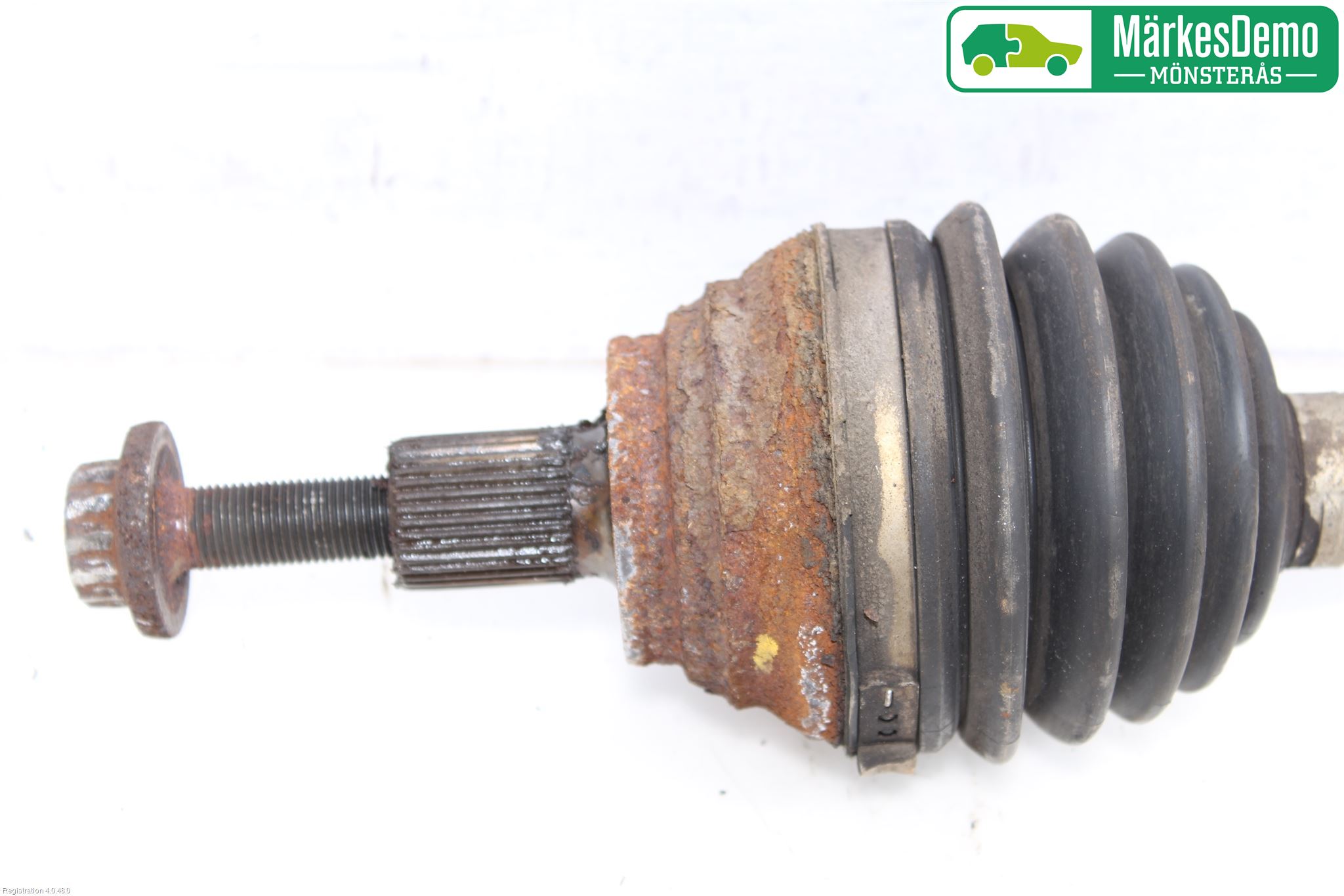 Volkswagen VW GOLF VI 09-13 Drivaksel Foran Kompl Venstre