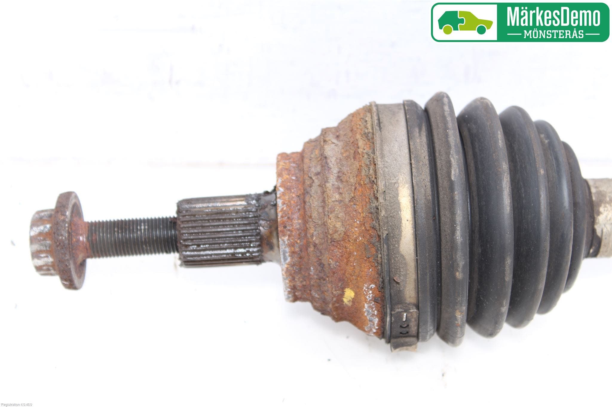 Volkswagen VW GOLF VI 09-13 Drivaksel Foran Kompl Venstre