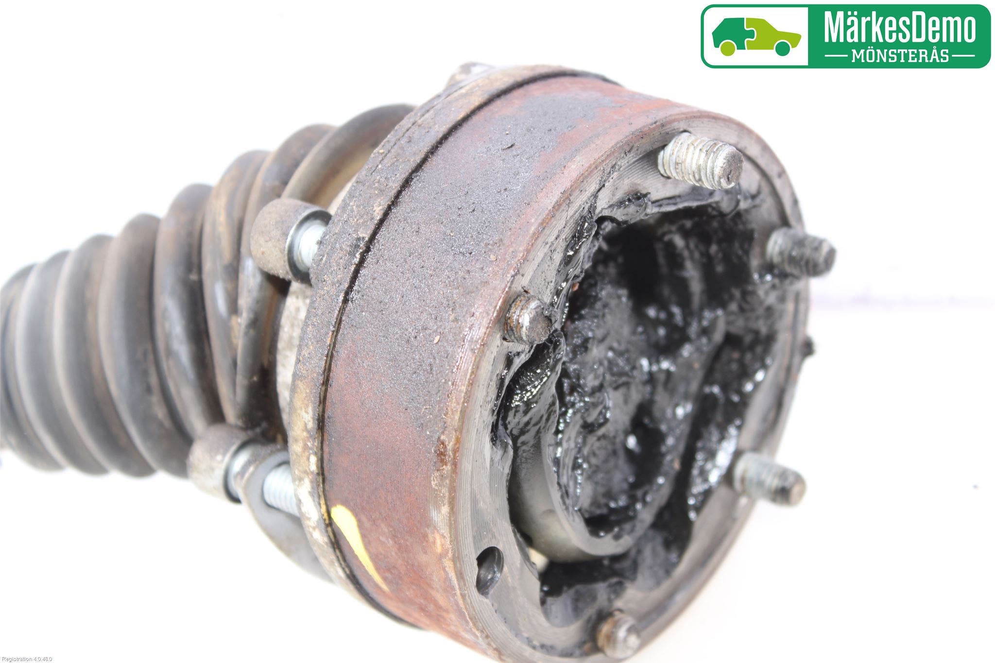 Volkswagen VW GOLF VI 09-13 Drivaksel Foran Kompl Venstre