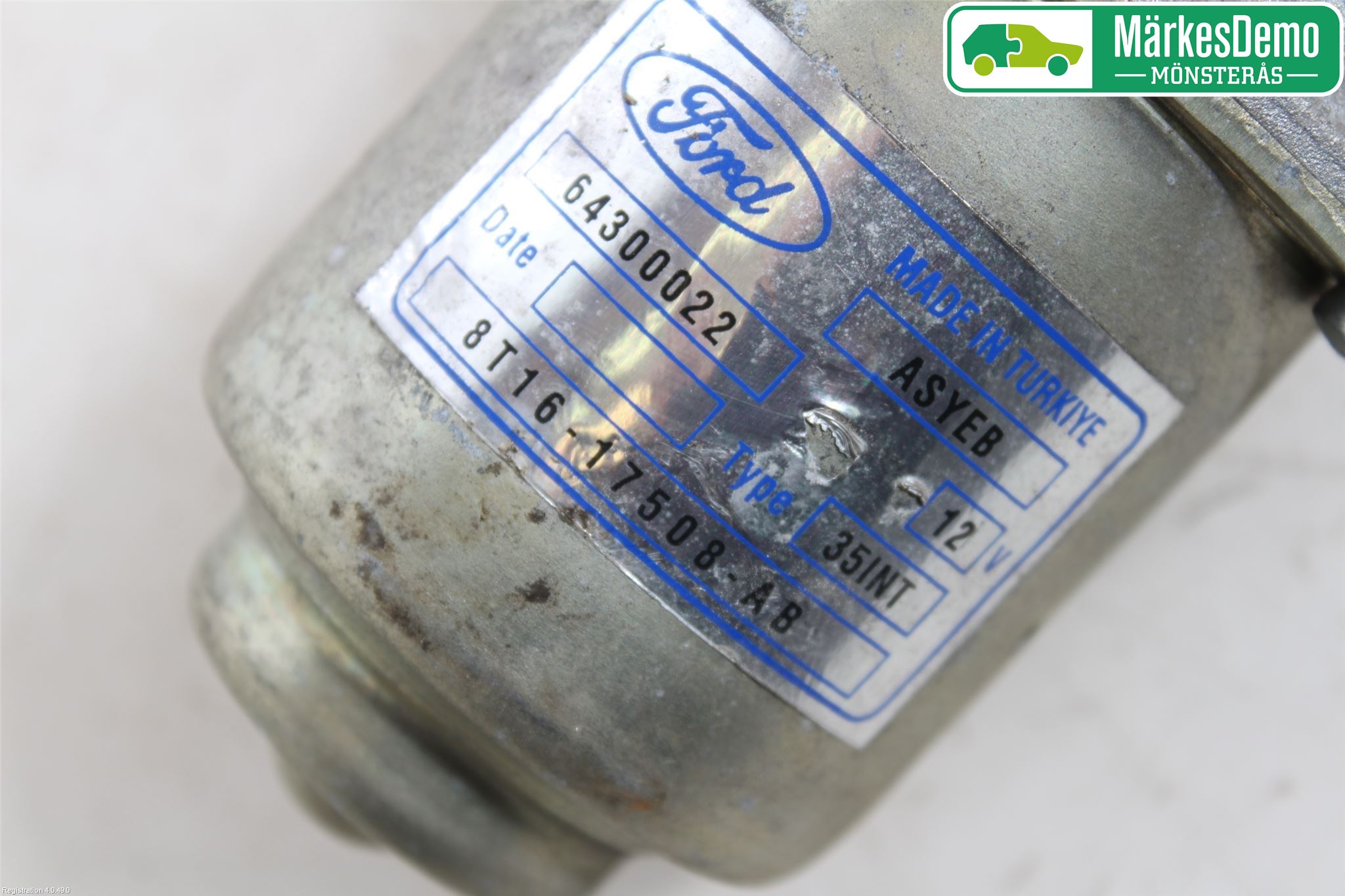 Ford TRANSIT CONNECT 03-08 Viskermotor Frontrute