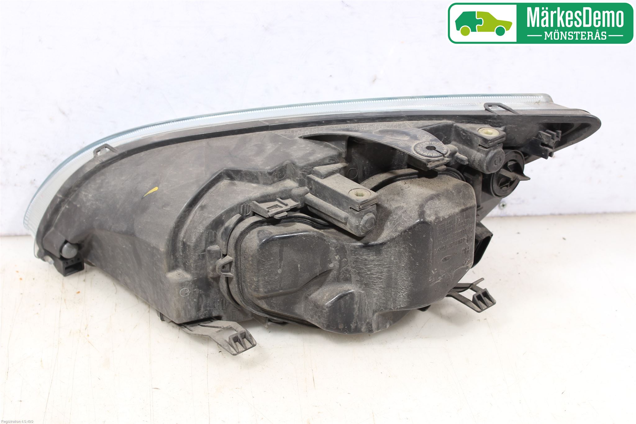 Ford FOCUS     04-07 Frontlykt Høyre
