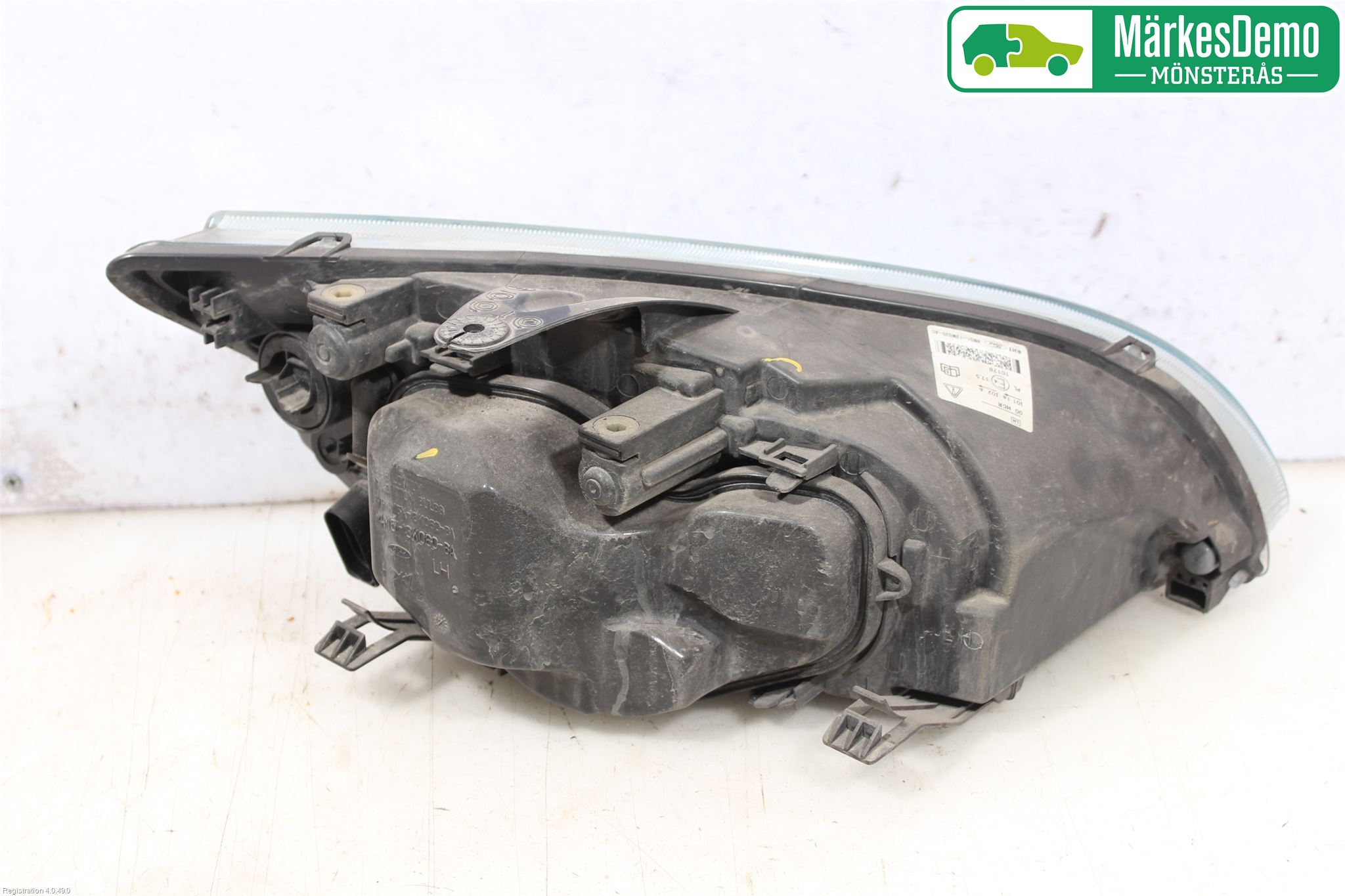 Ford FOCUS     04-07 Frontlykt Venstre