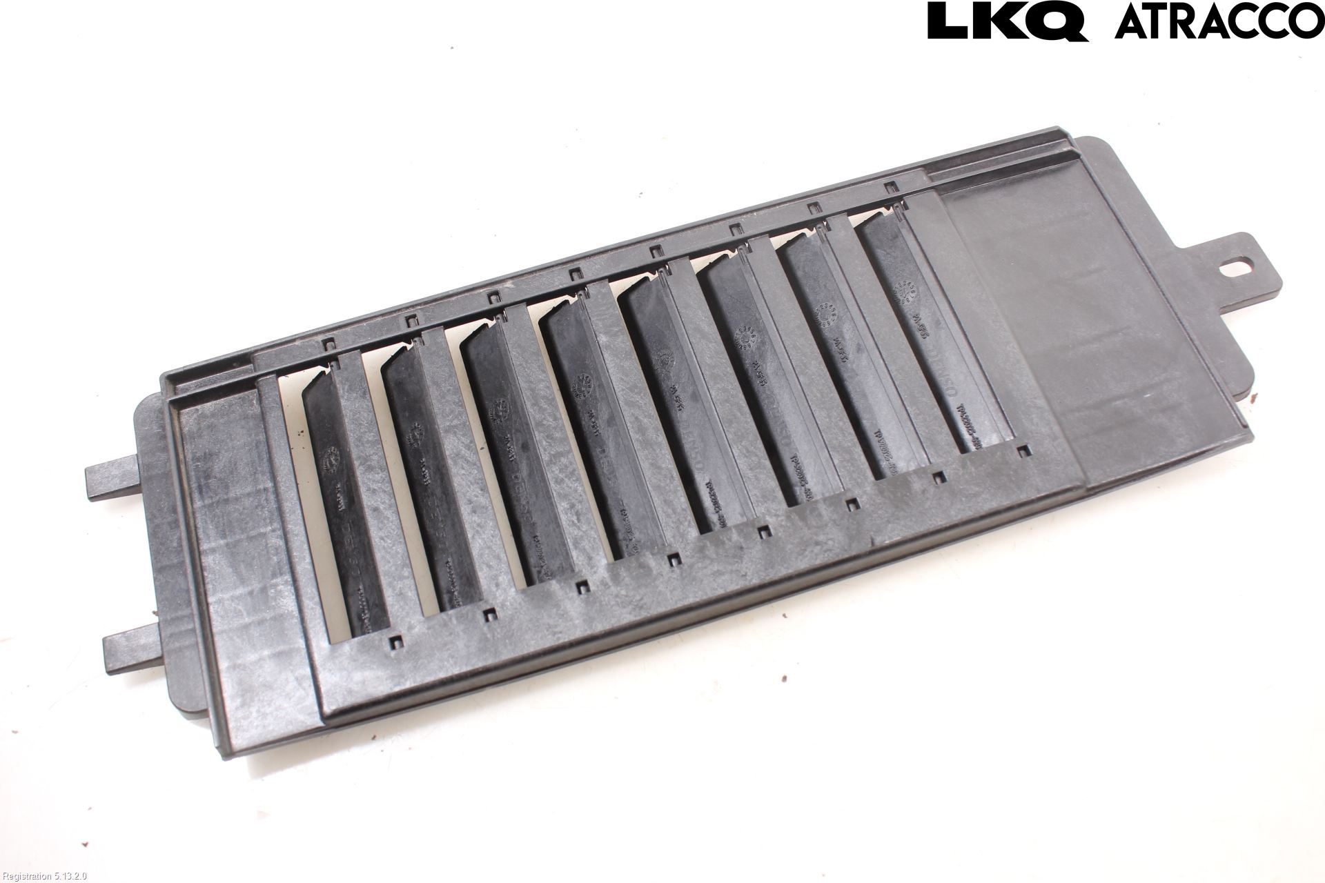 Peugeot 2008/E-2008 20- Luftstyring Front