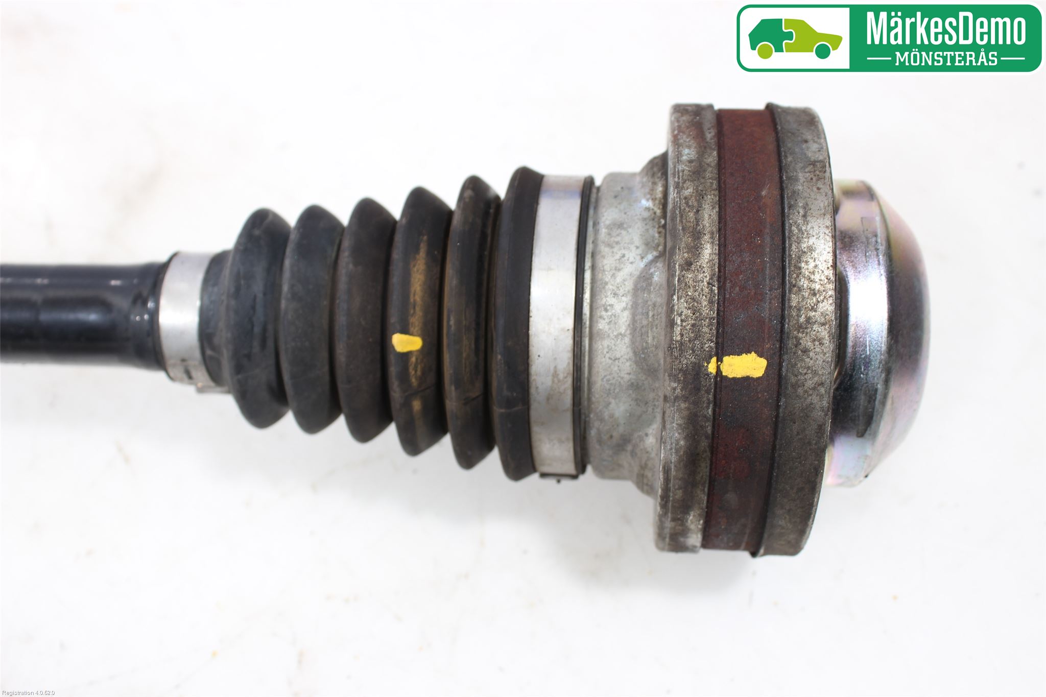 Volkswagen VW PASSAT 05-11 Drivaksel Foran Kompl Venstre